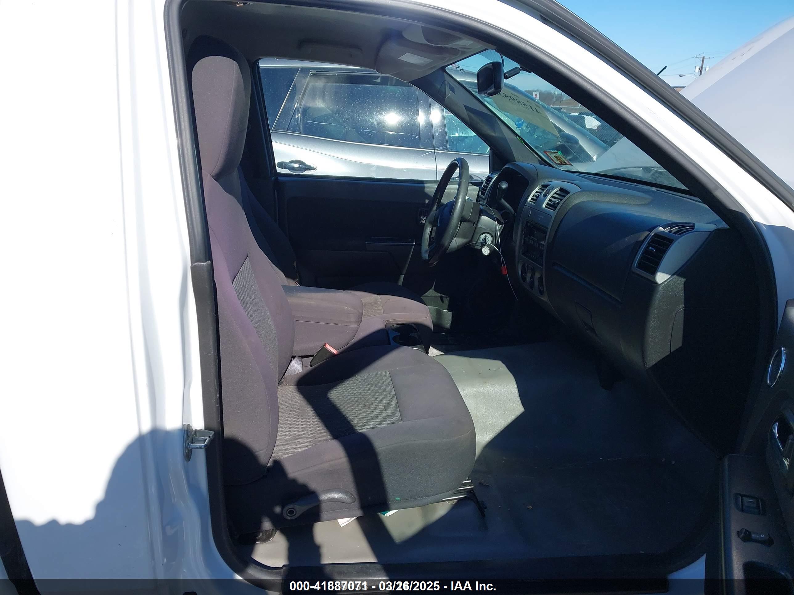 CHEVROLET COLORADO image 5