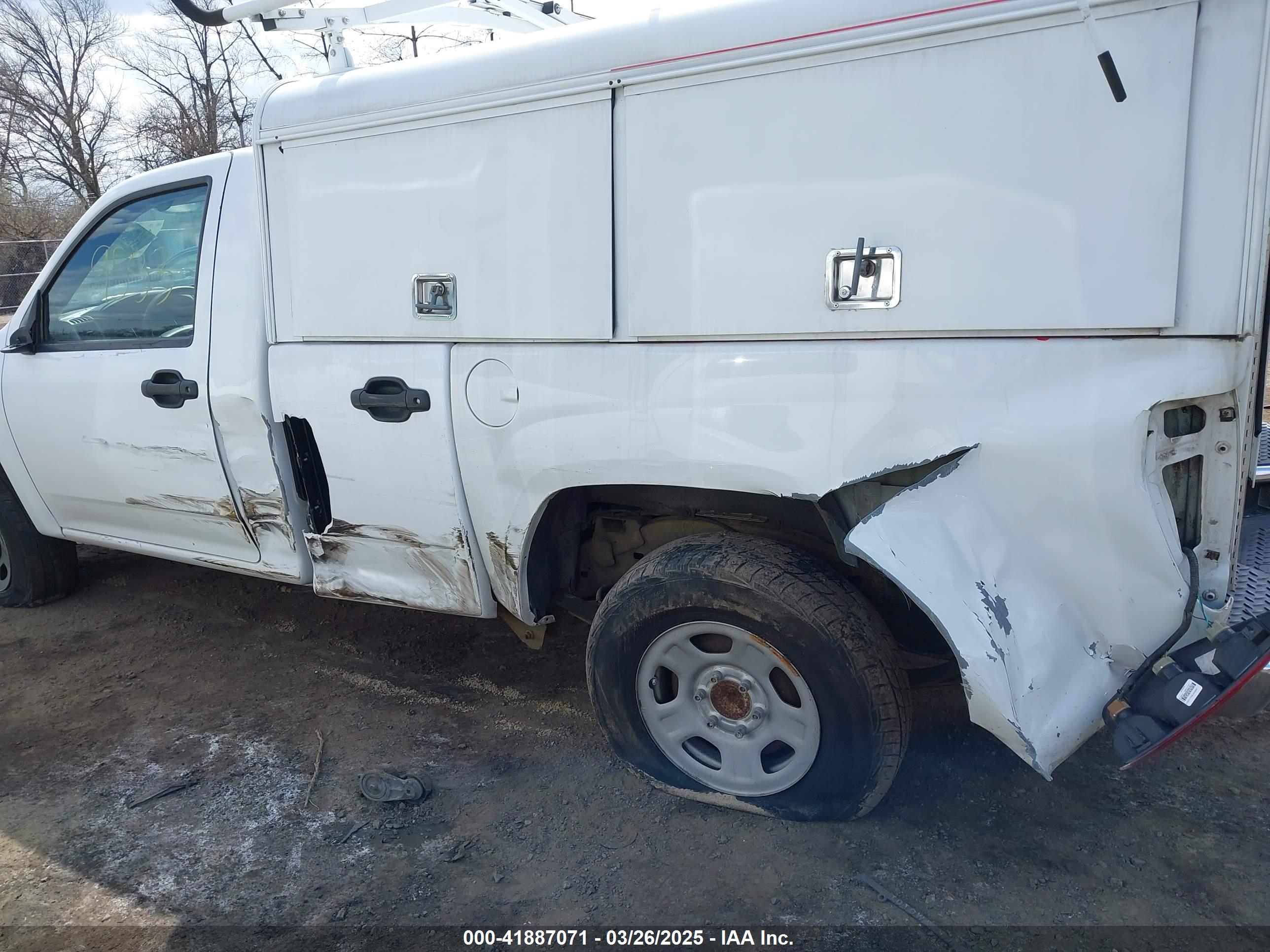 CHEVROLET COLORADO image 6