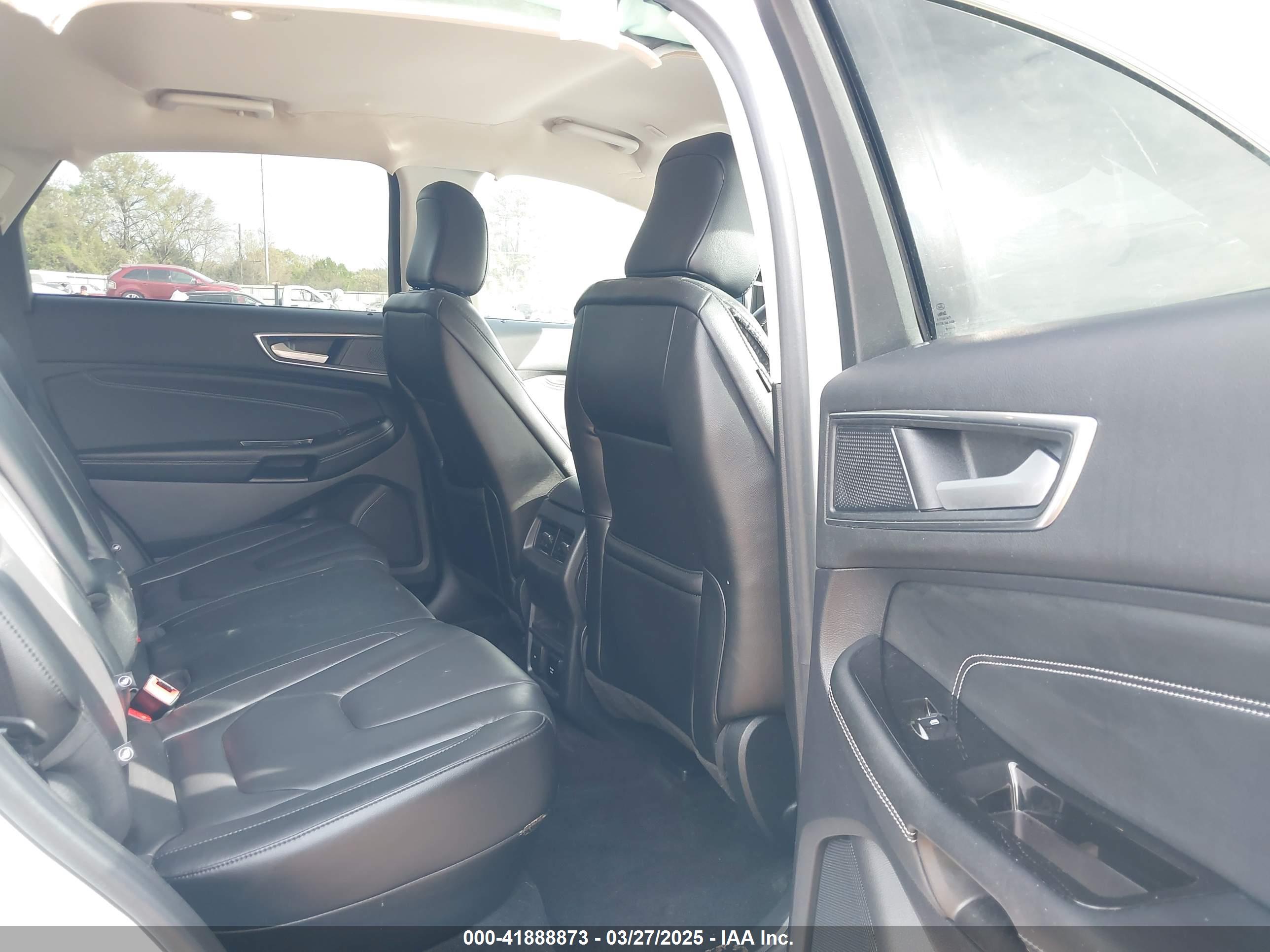 FORD EDGE image 8