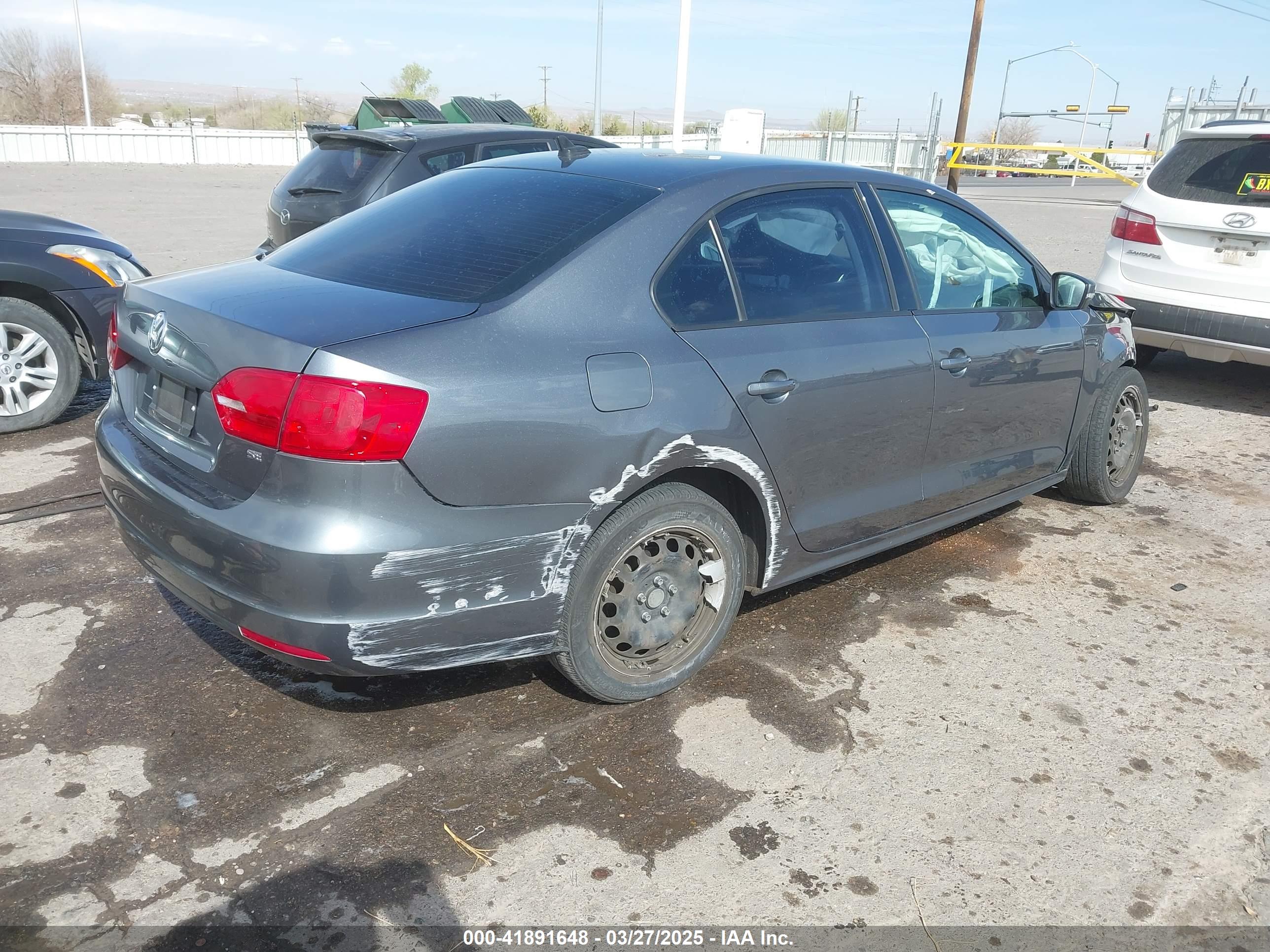 VOLKSWAGEN JETTA image 4