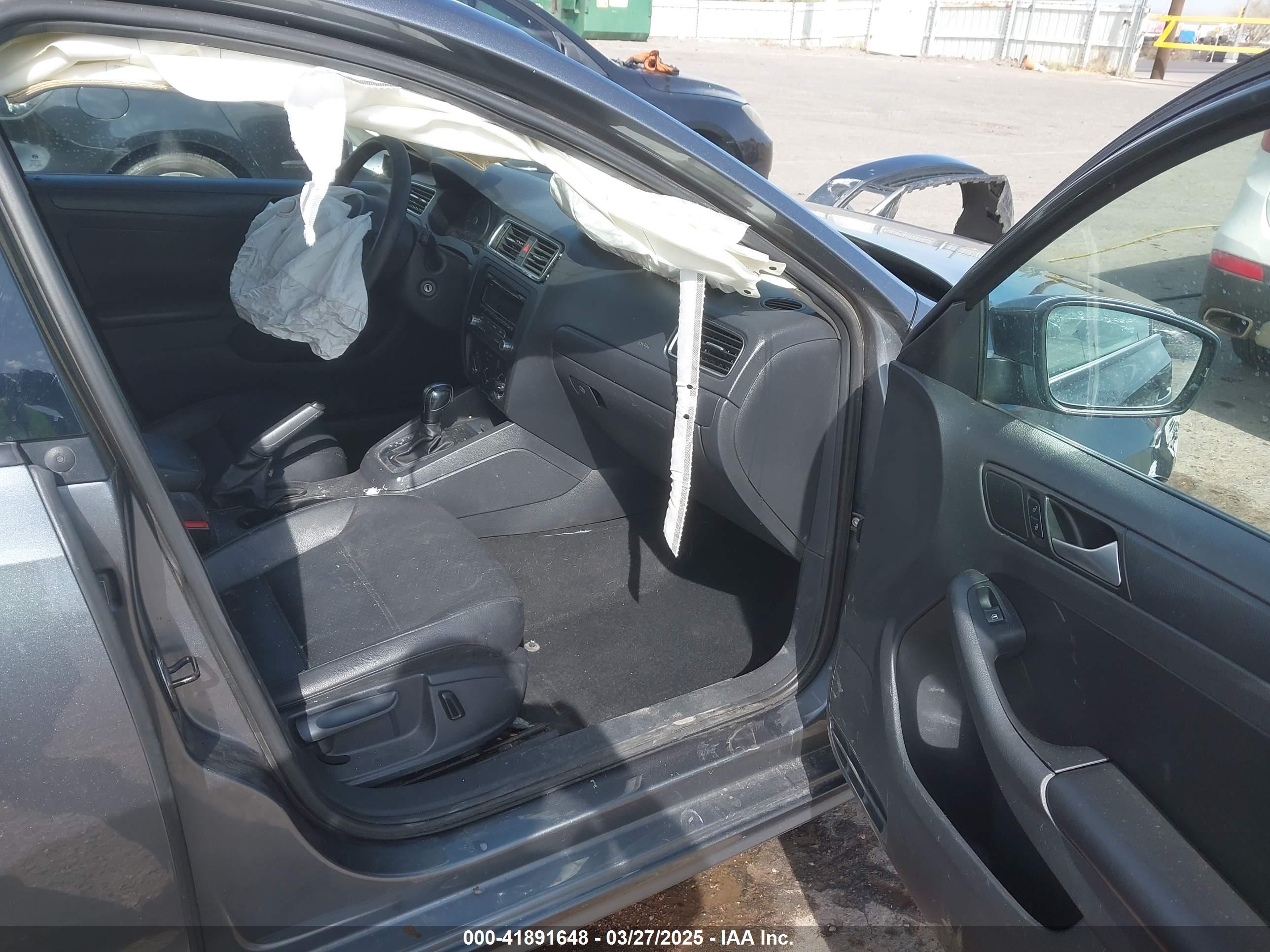 VOLKSWAGEN JETTA image 5