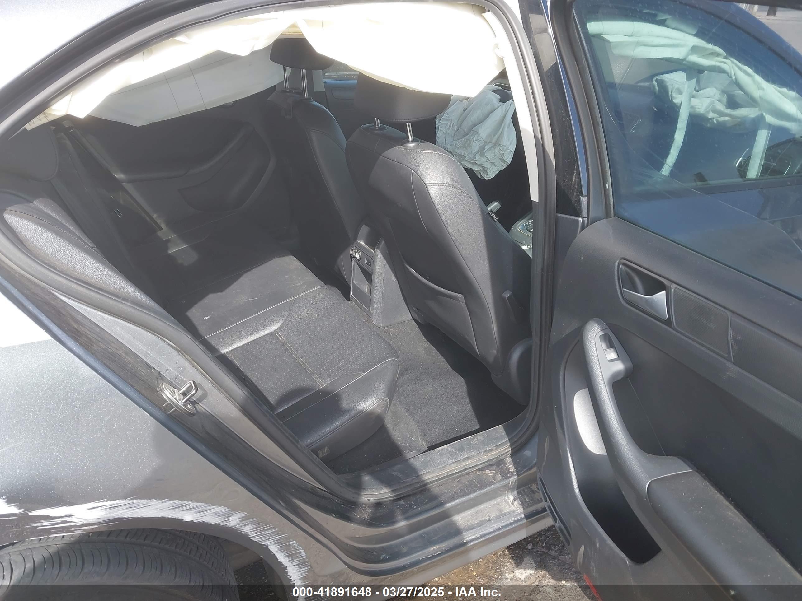 VOLKSWAGEN JETTA image 8