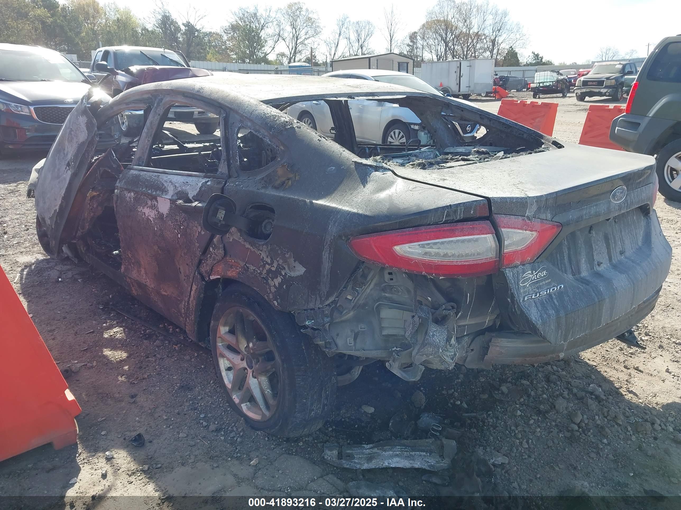 FORD FUSION image 3