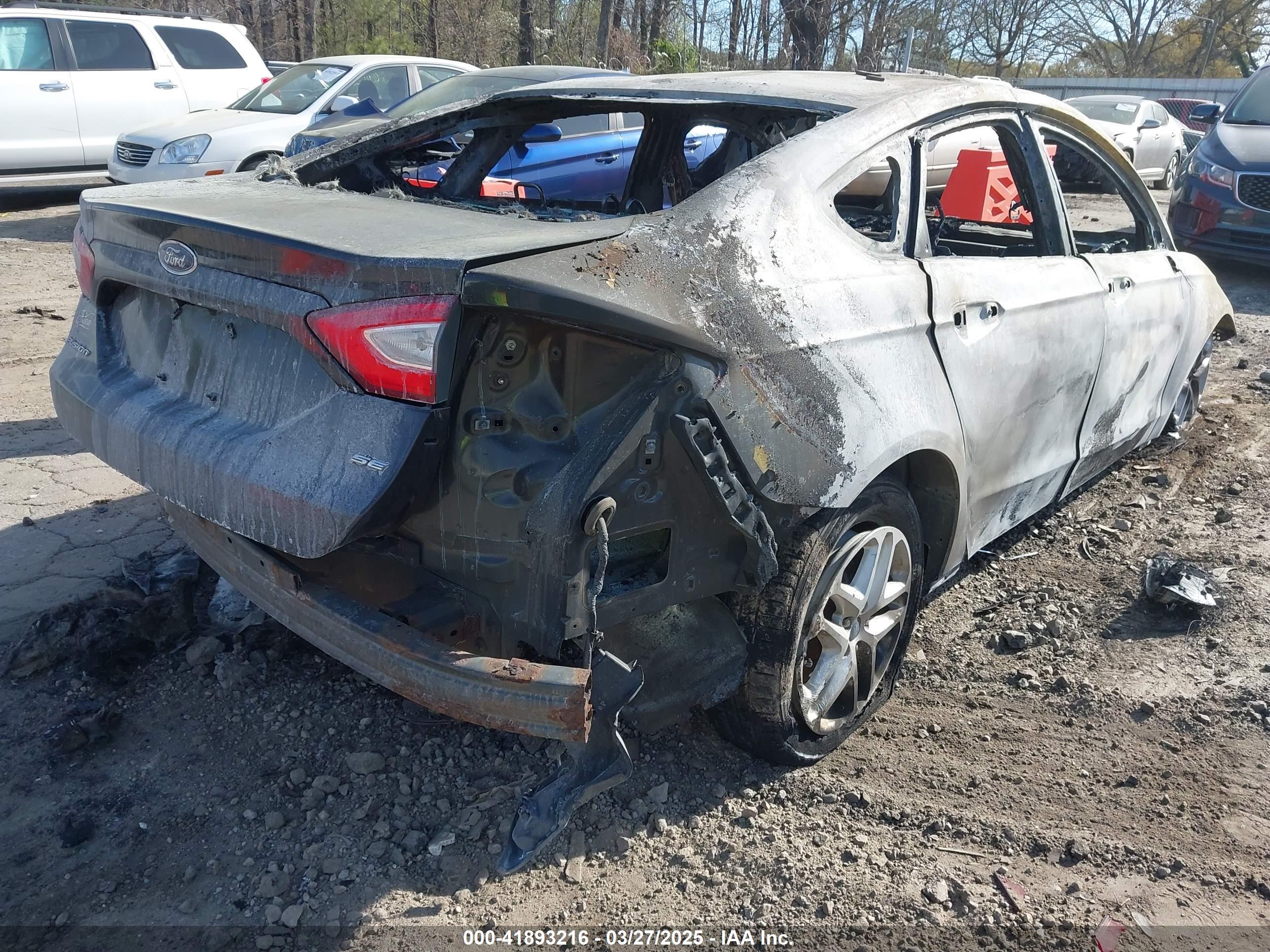 FORD FUSION image 4