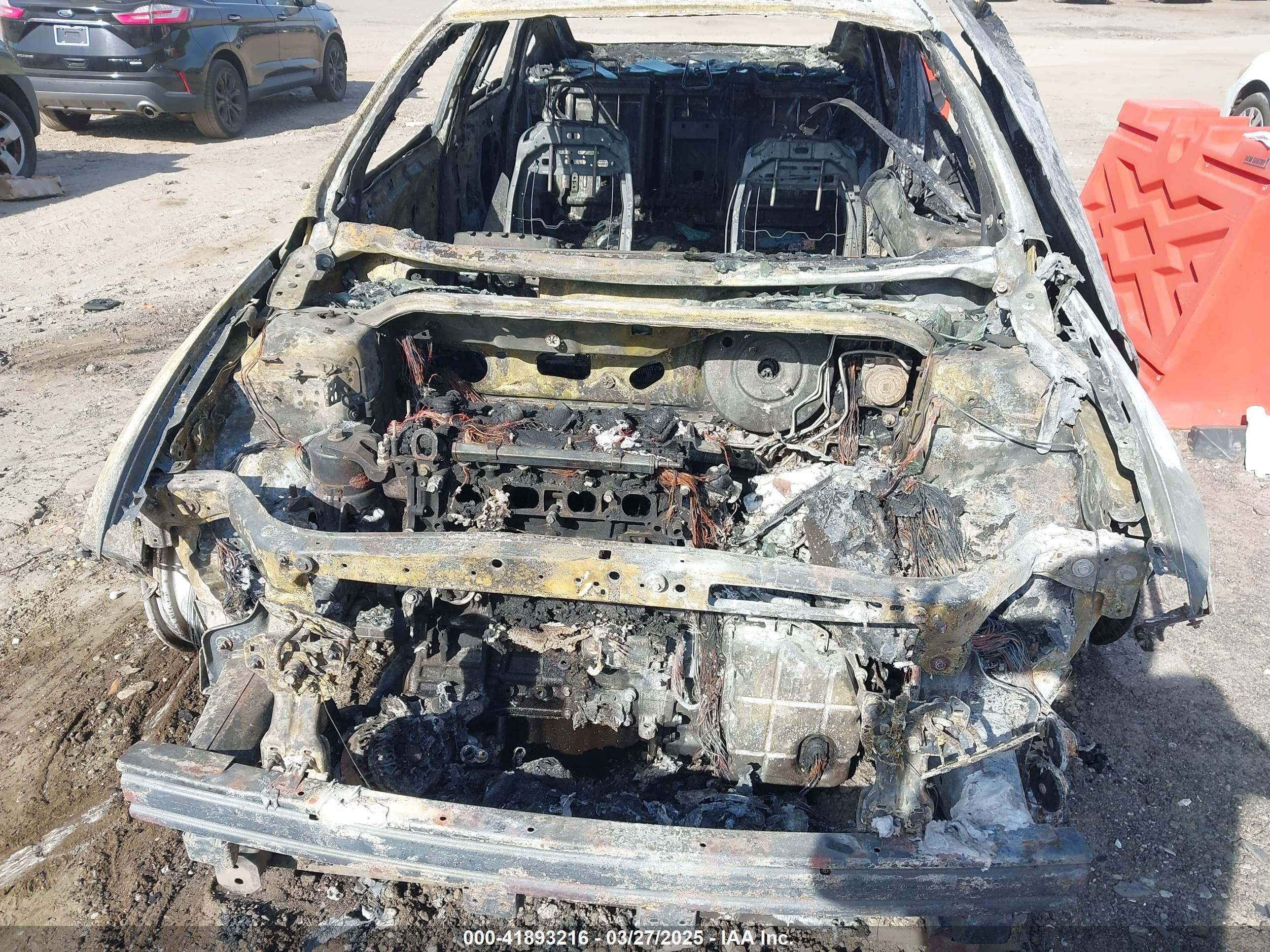 FORD FUSION image 6
