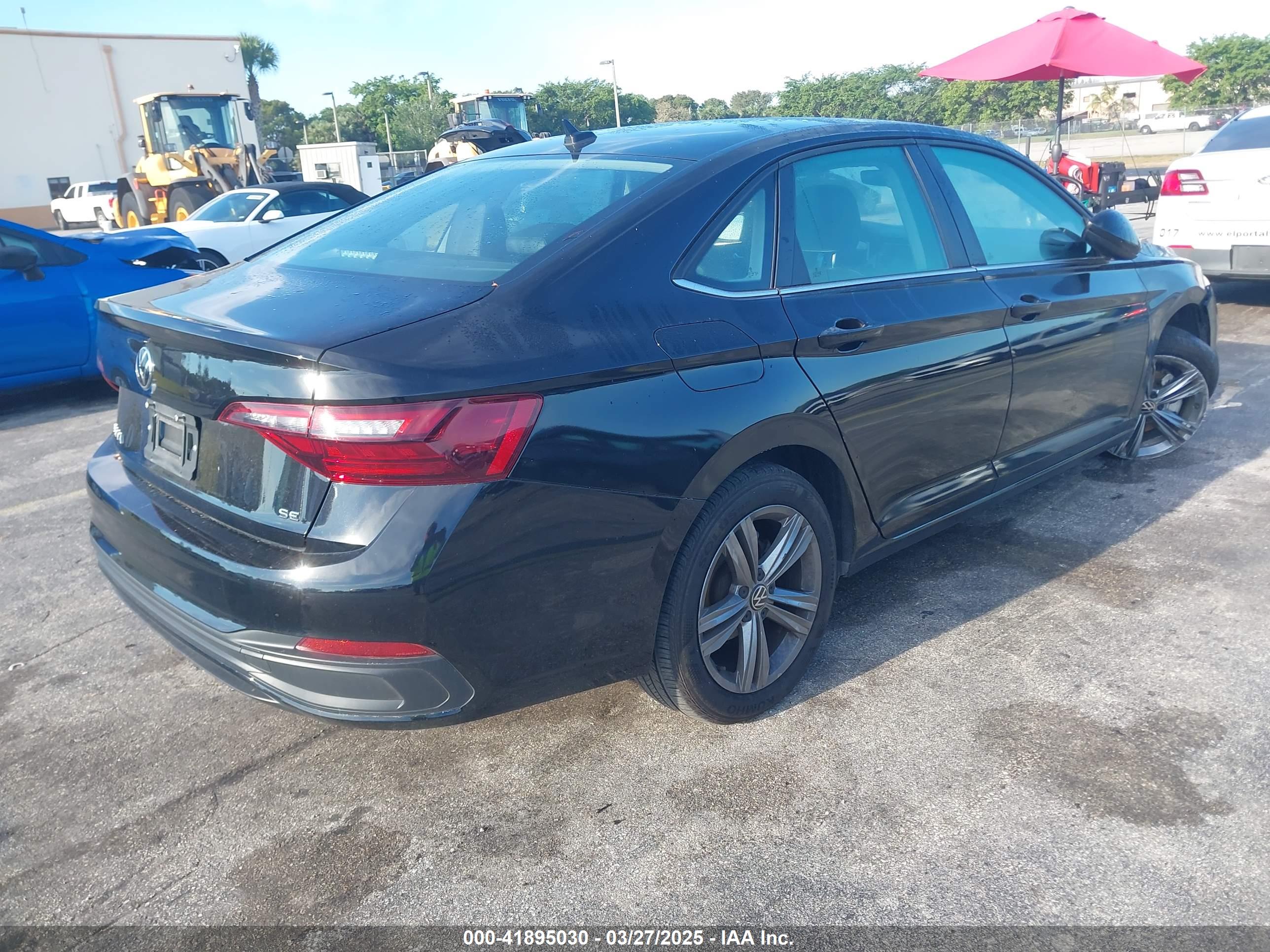 VOLKSWAGEN JETTA image 4