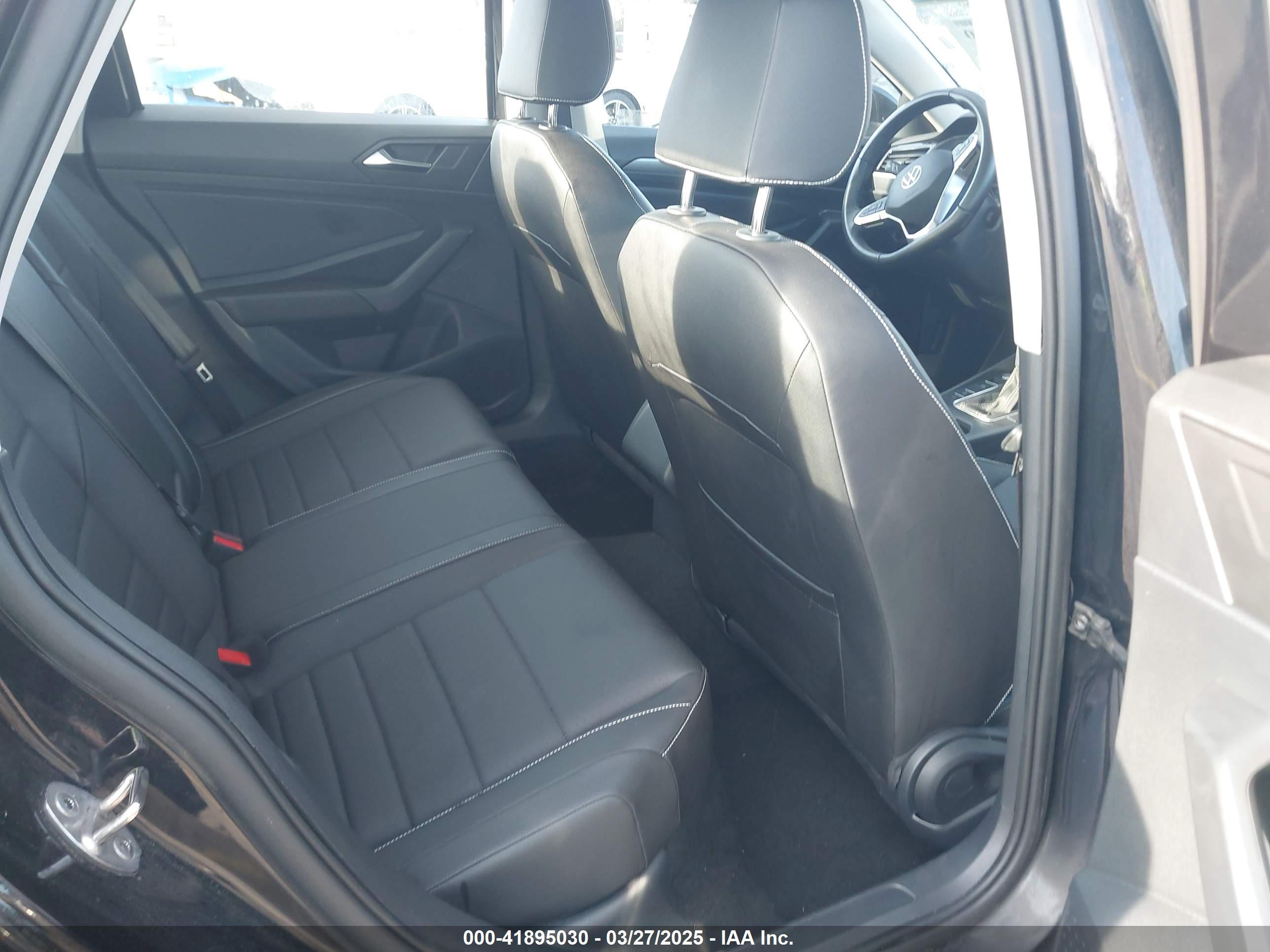 VOLKSWAGEN JETTA image 8