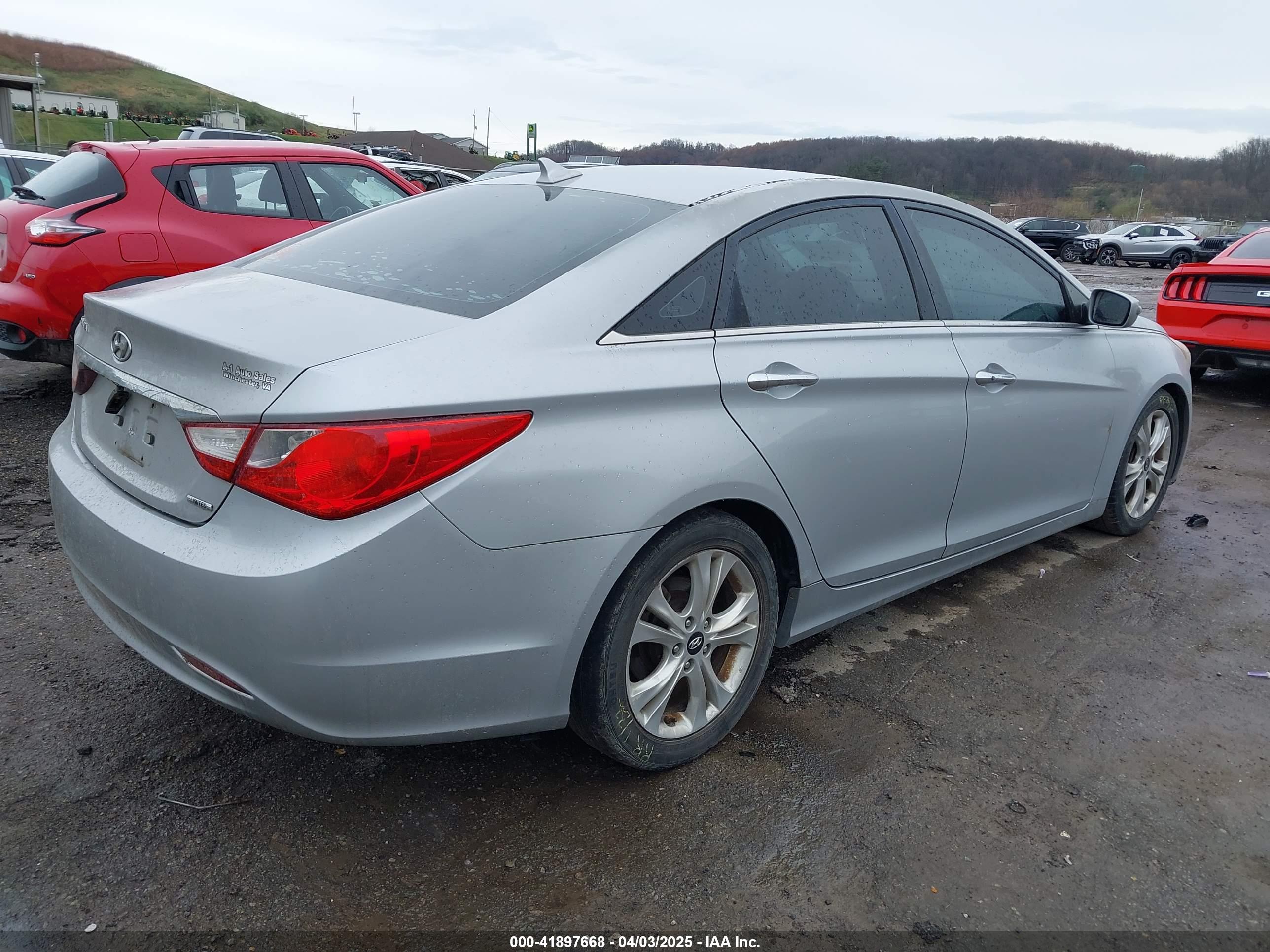 HYUNDAI SONATA image 4