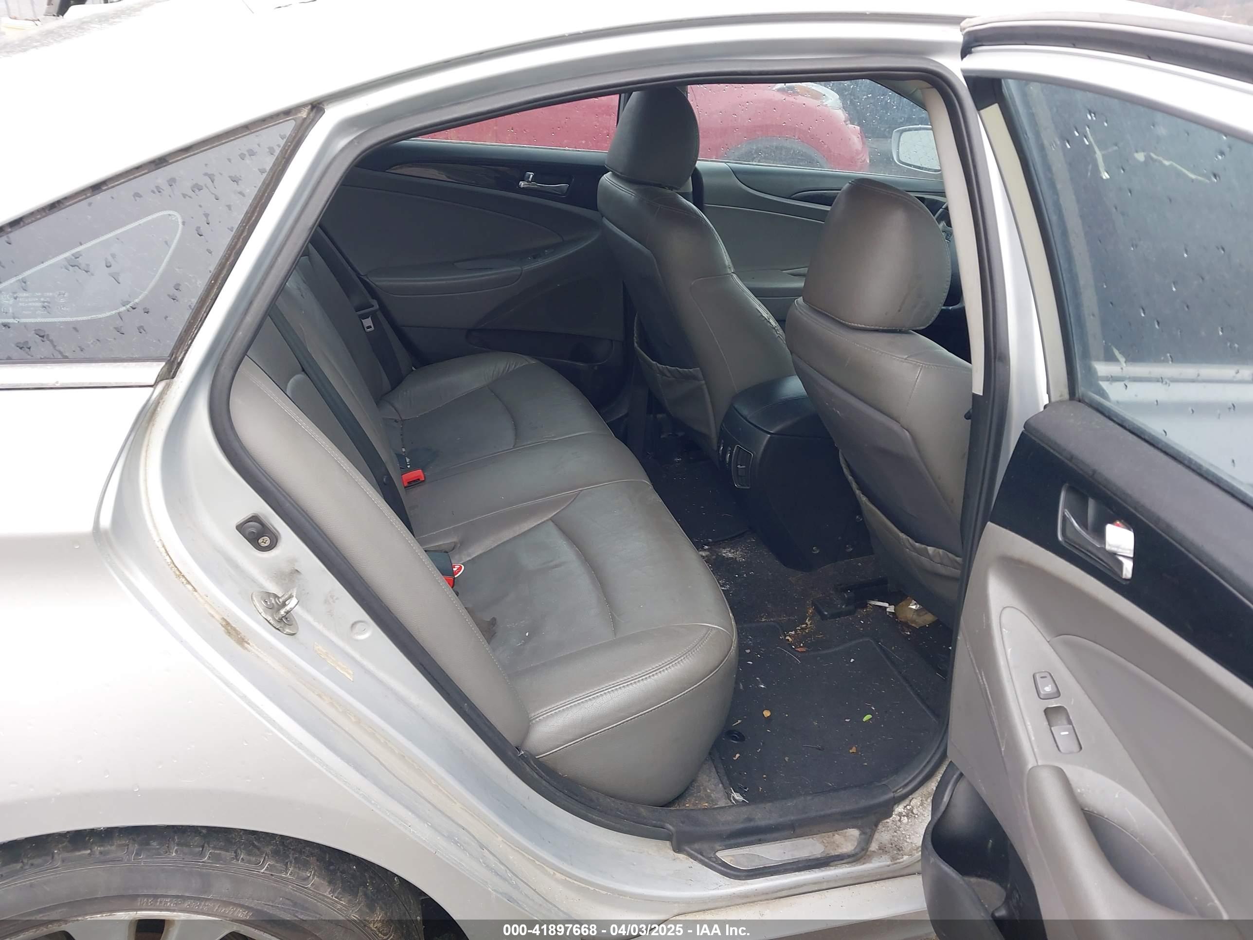 HYUNDAI SONATA image 8
