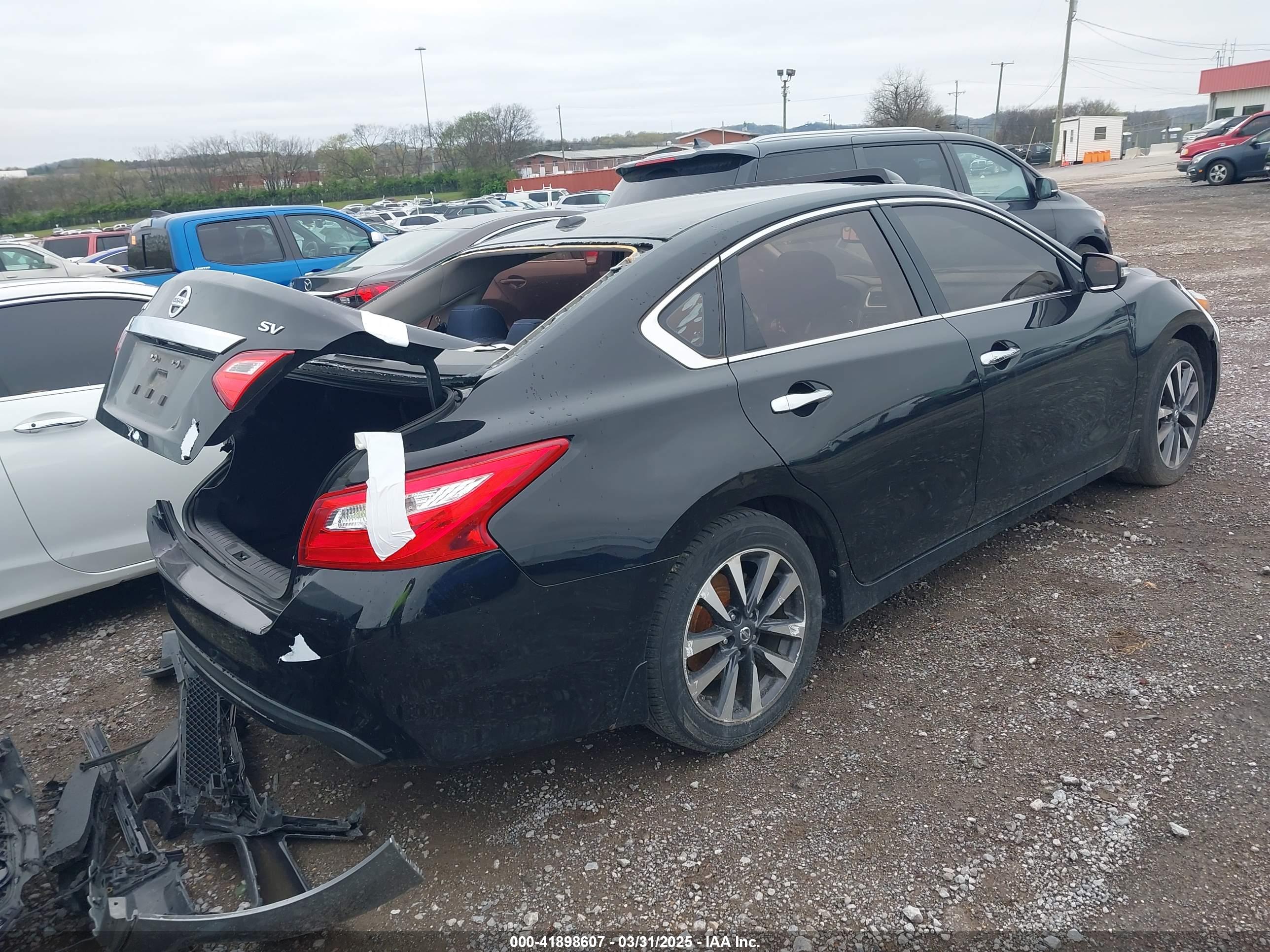 NISSAN ALTIMA image 4