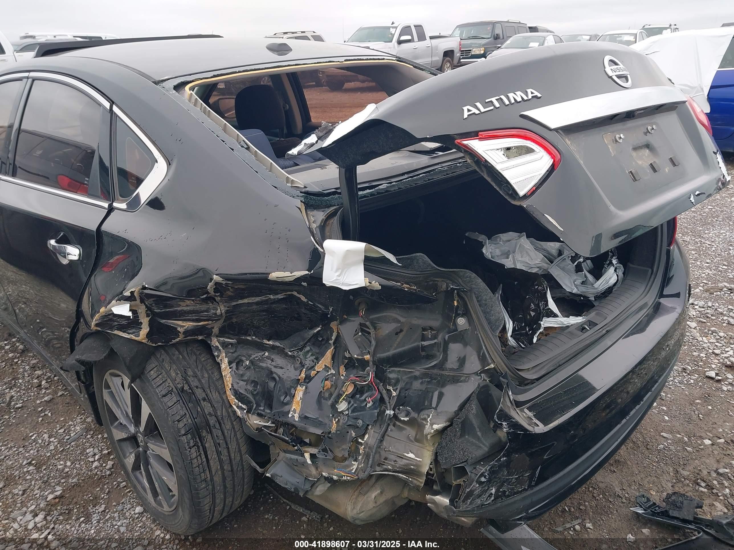 NISSAN ALTIMA image 6