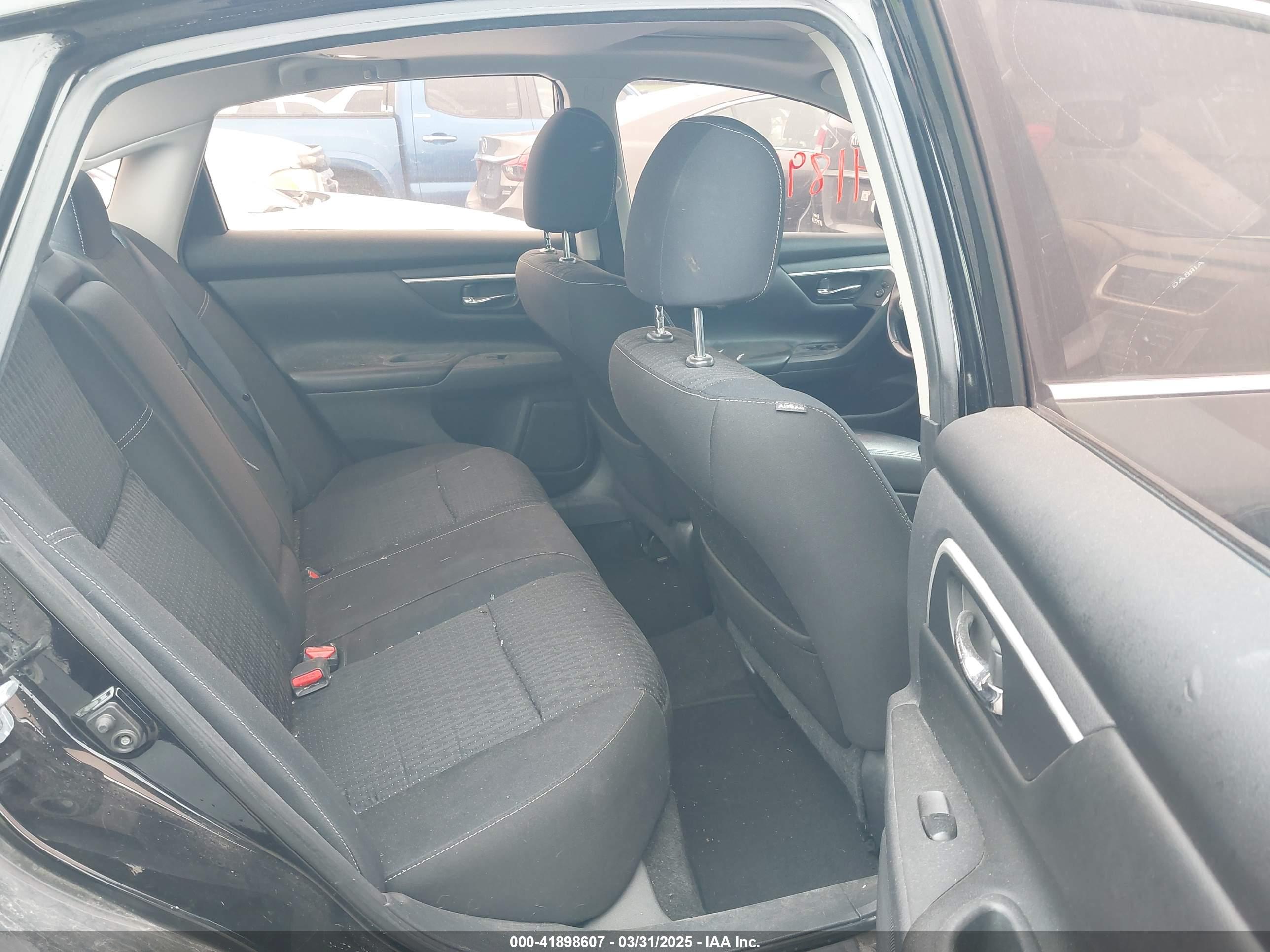 NISSAN ALTIMA image 8
