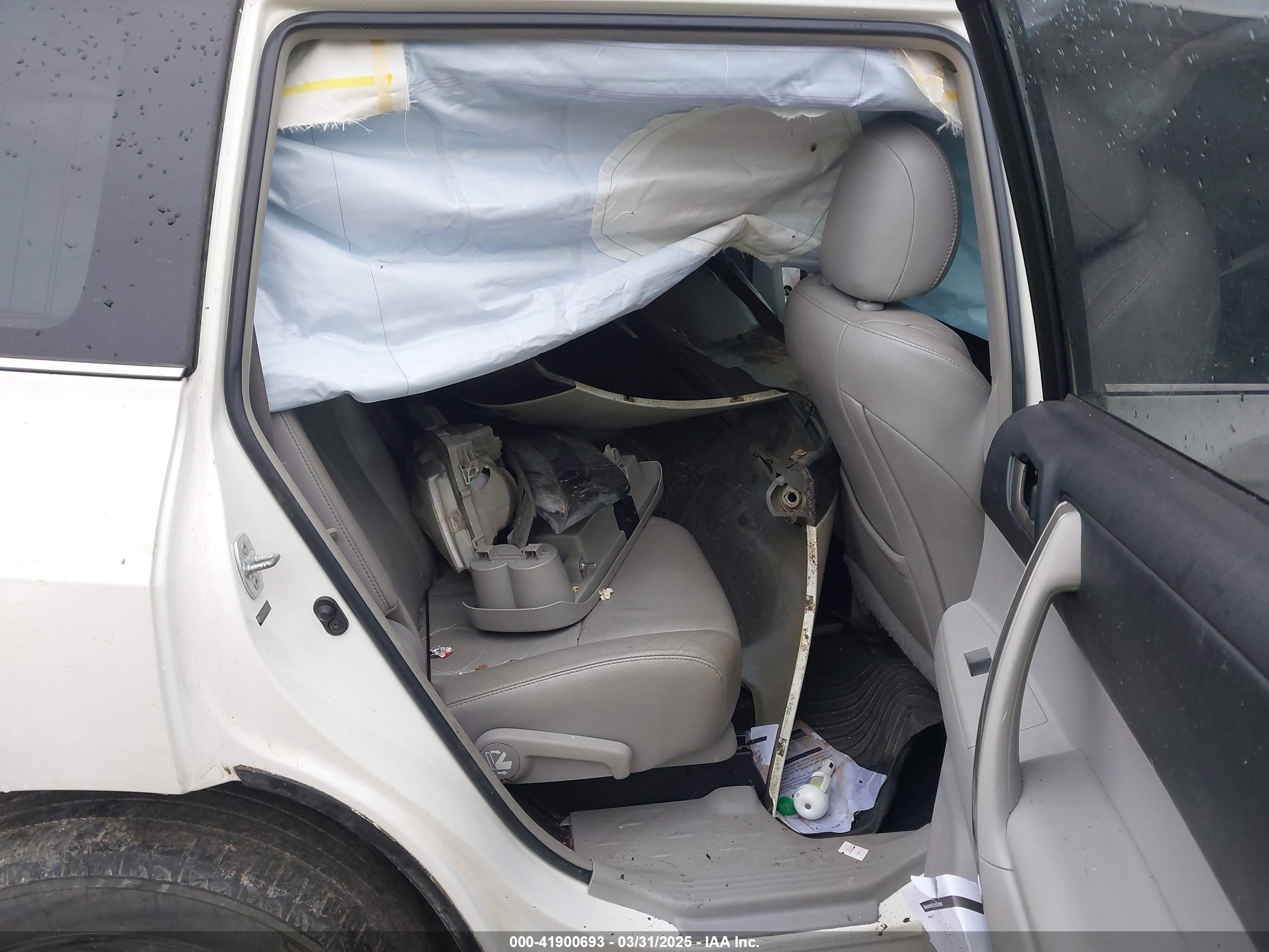 TOYOTA HIGHLANDER image 8