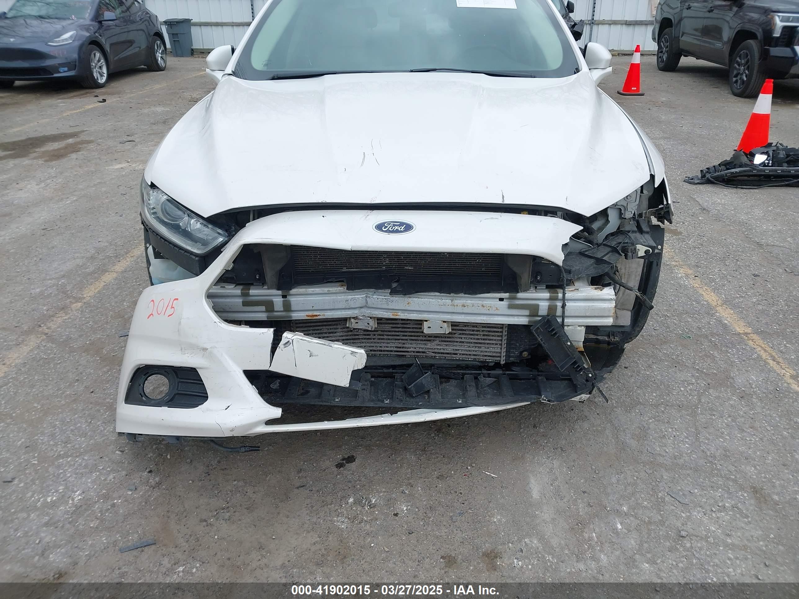 FORD FUSION image 6