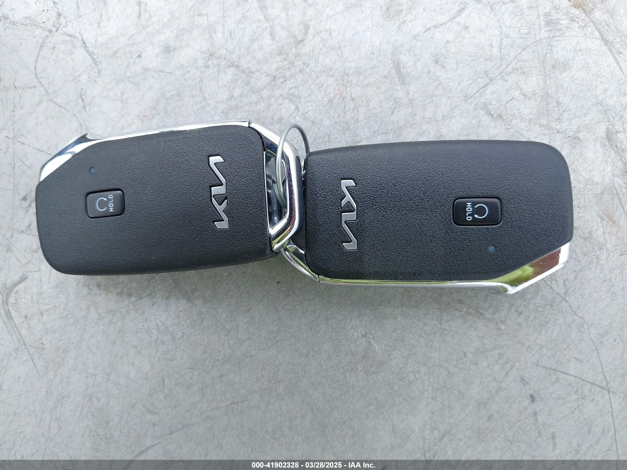 KIA K5 image 11