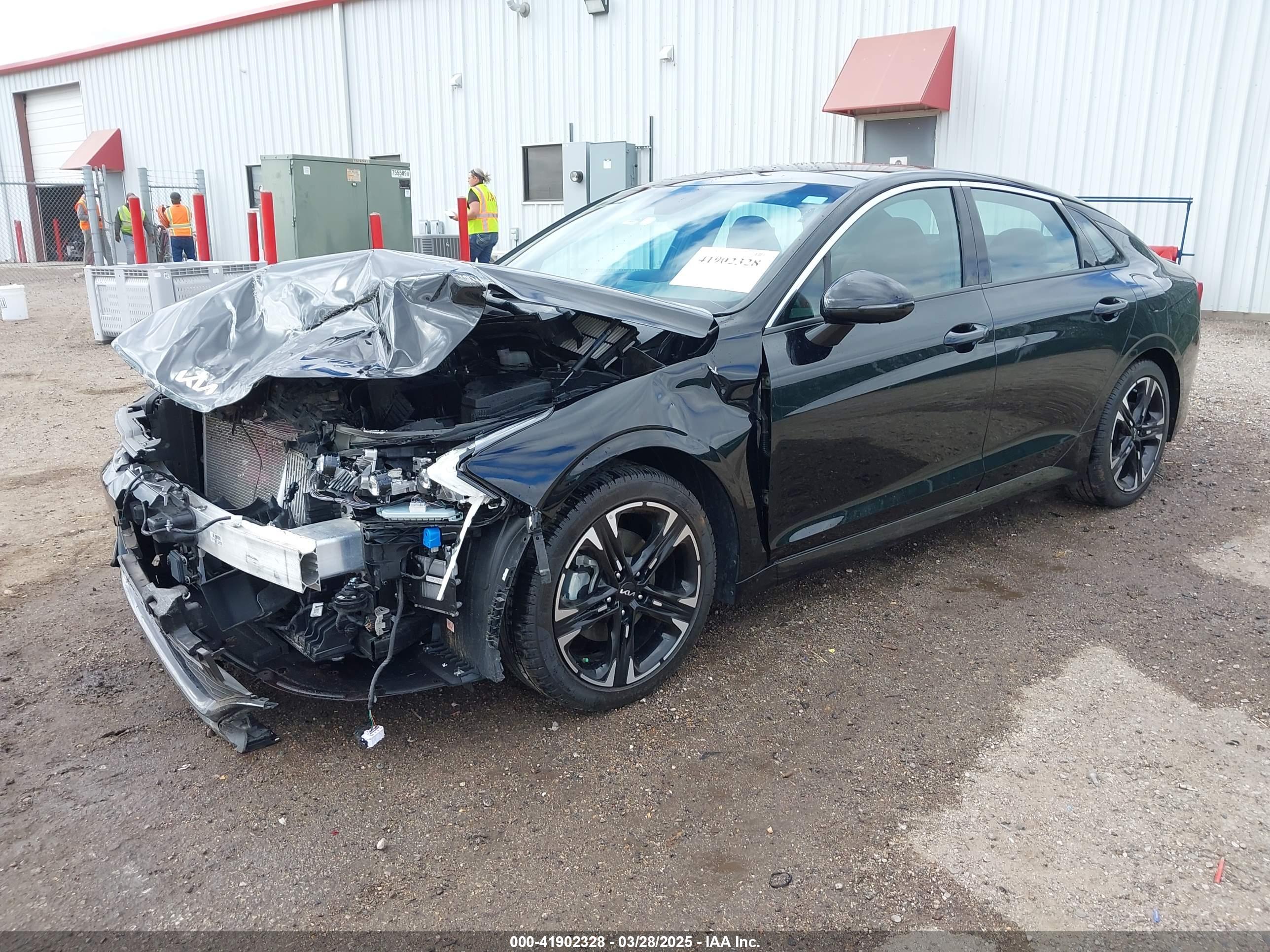 KIA K5 image 2