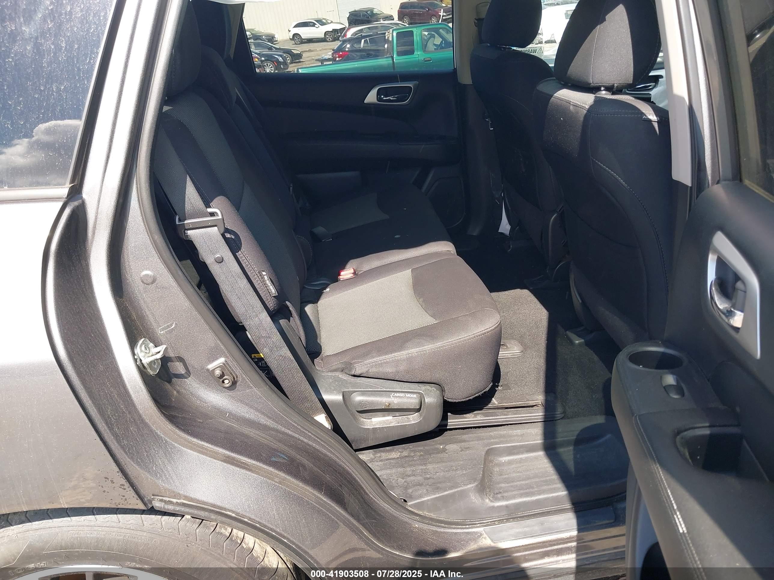 NISSAN PATHFINDER image 8
