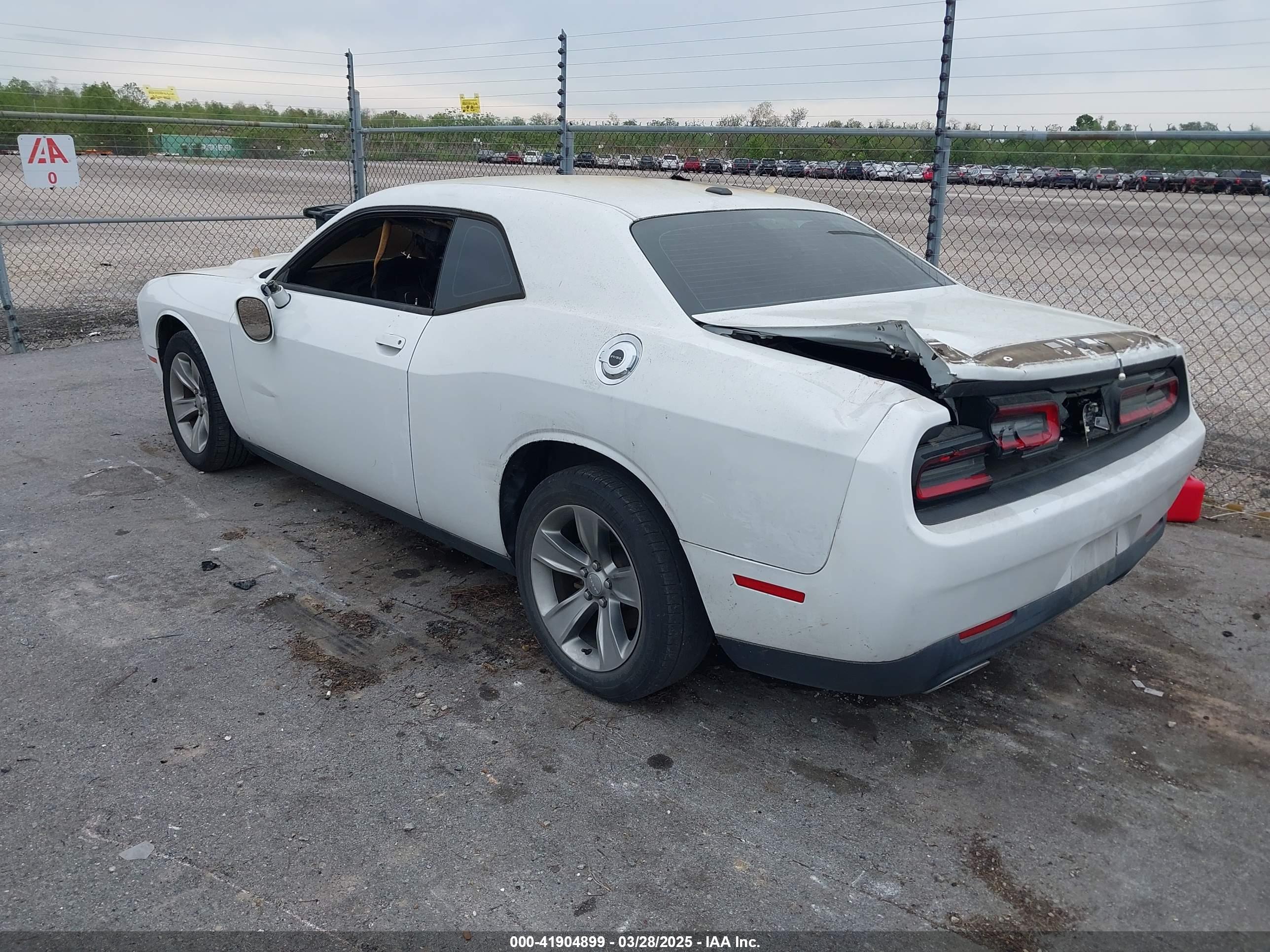 DODGE CHALLENGER image 3