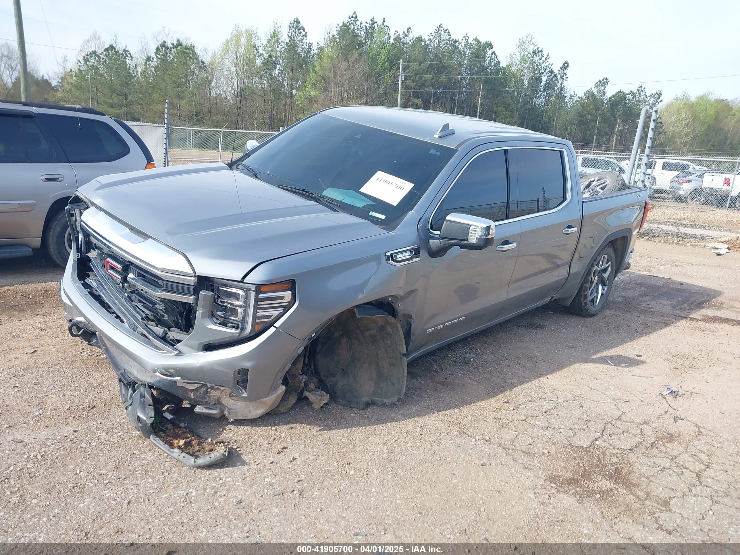 GMC SIERRA image 2