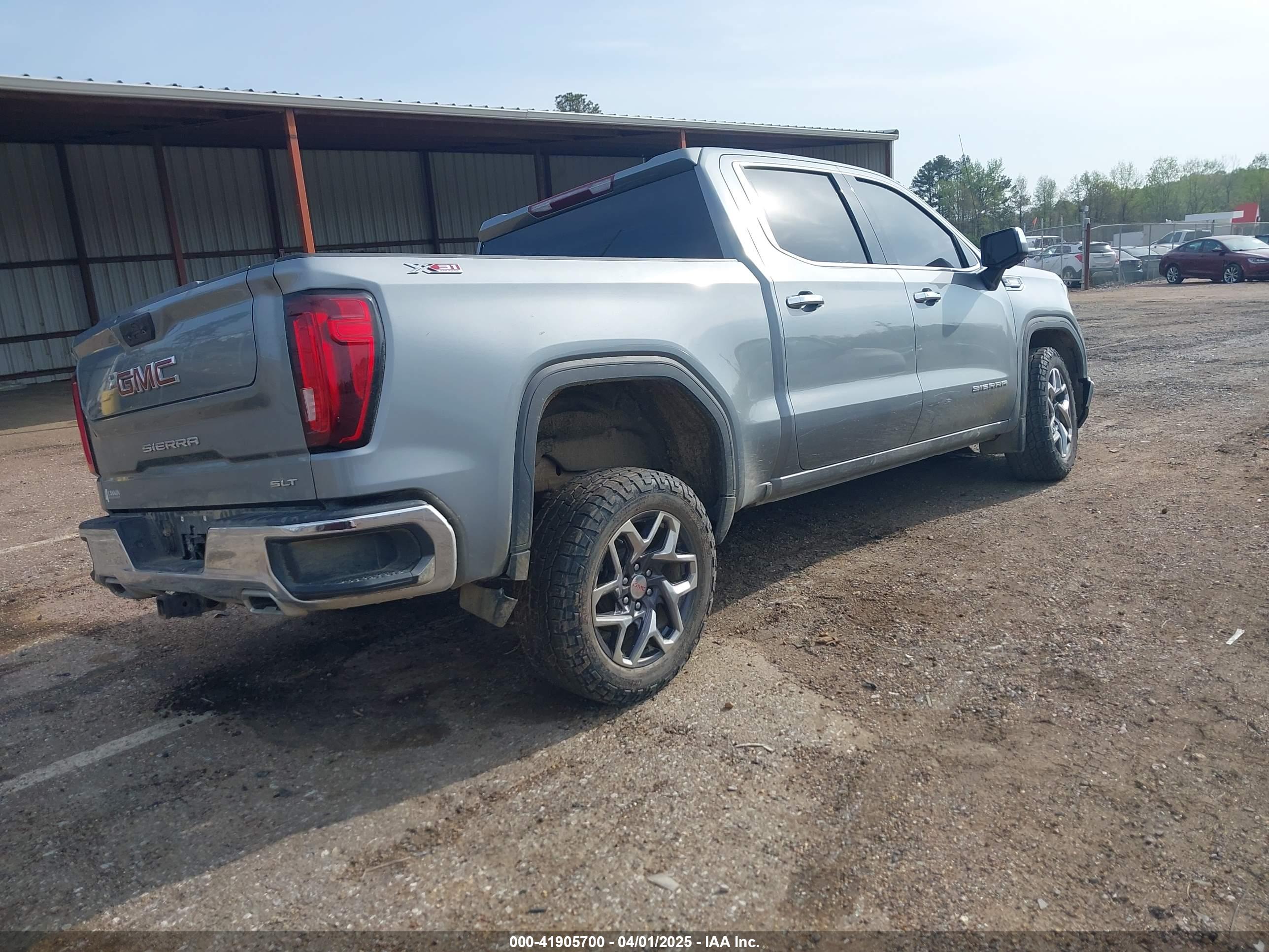 GMC SIERRA image 4