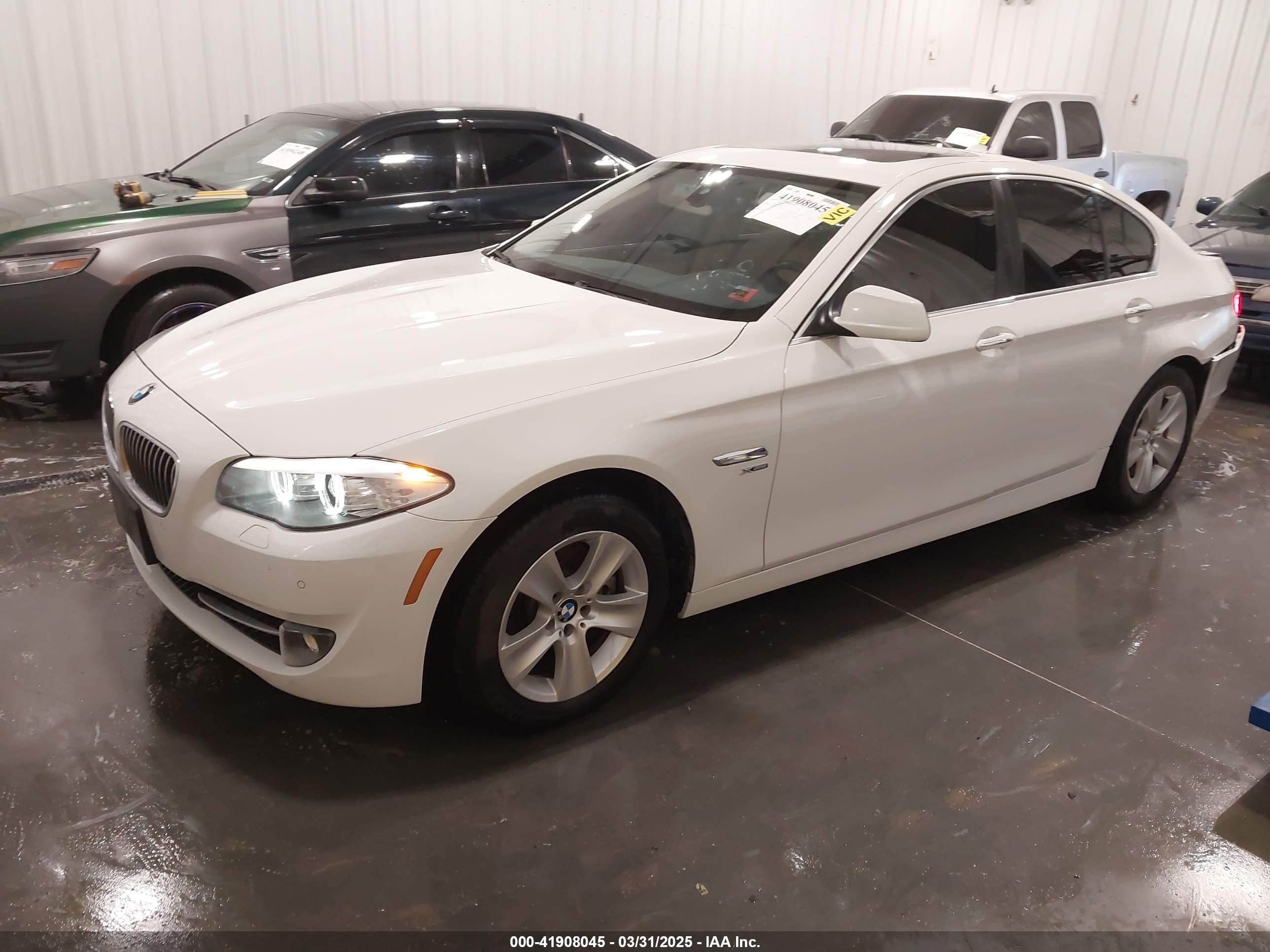 BMW 528I image 2