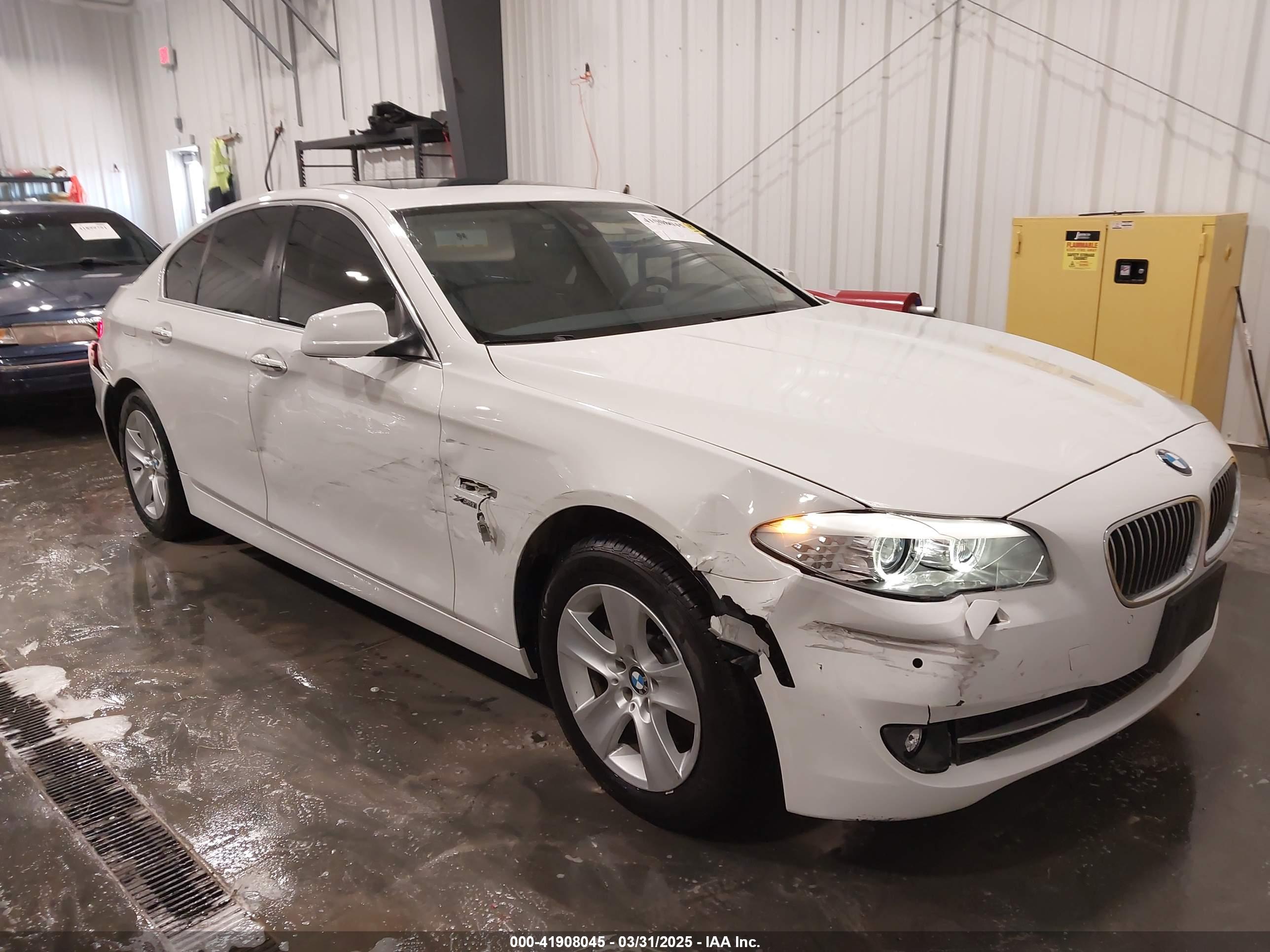 BMW 528I image 6