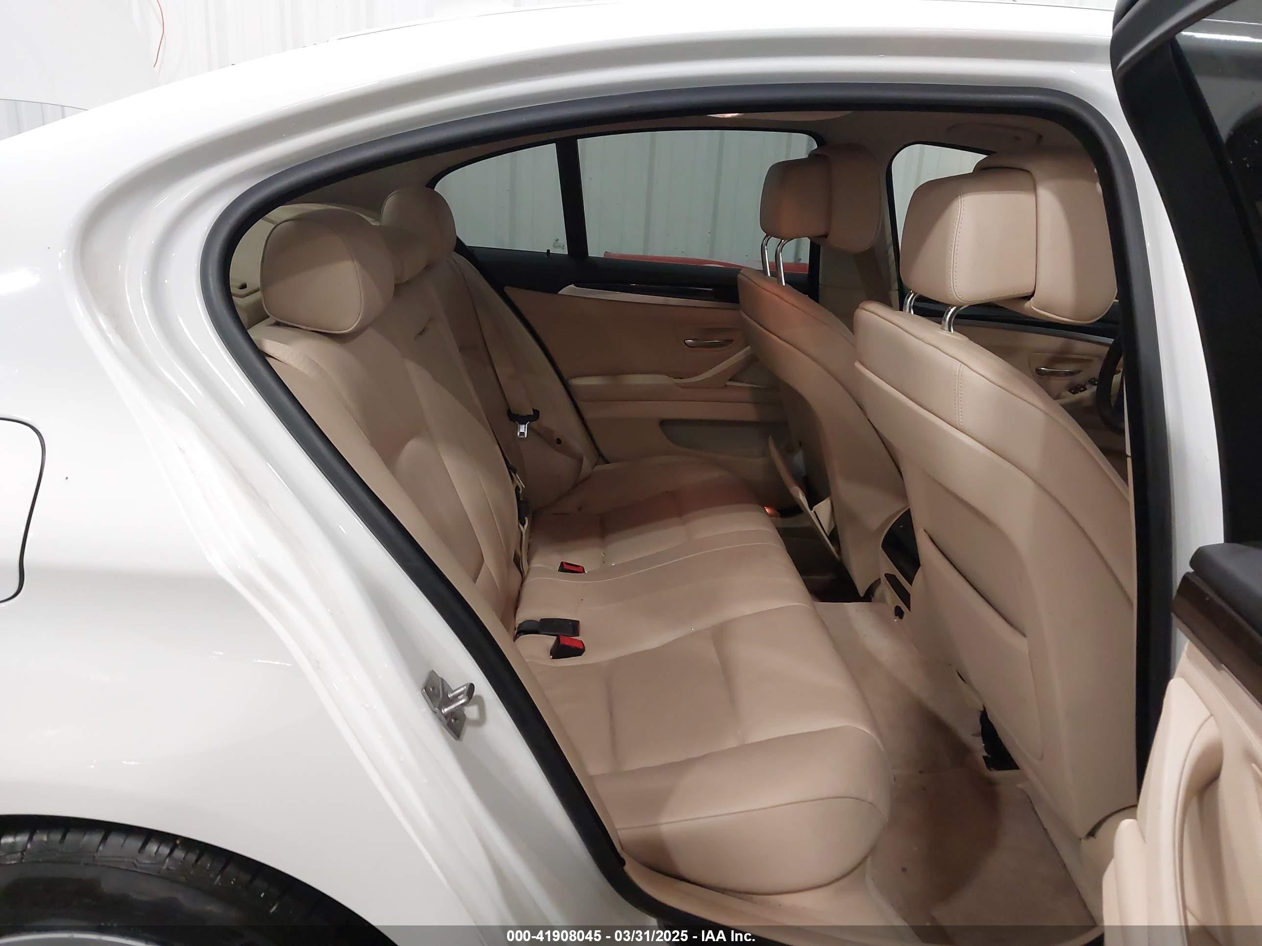 BMW 528I image 8