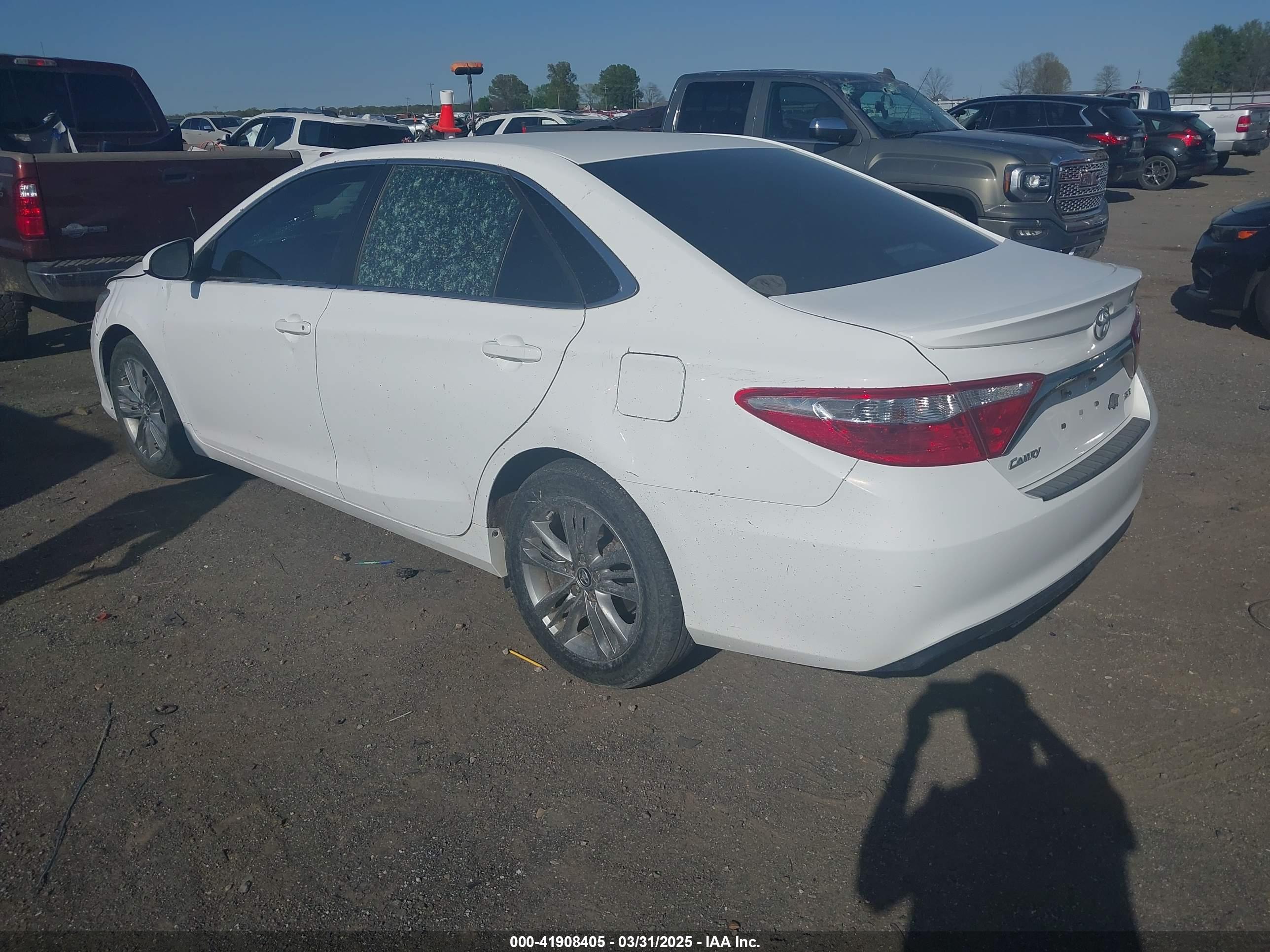 TOYOTA CAMRY image 3