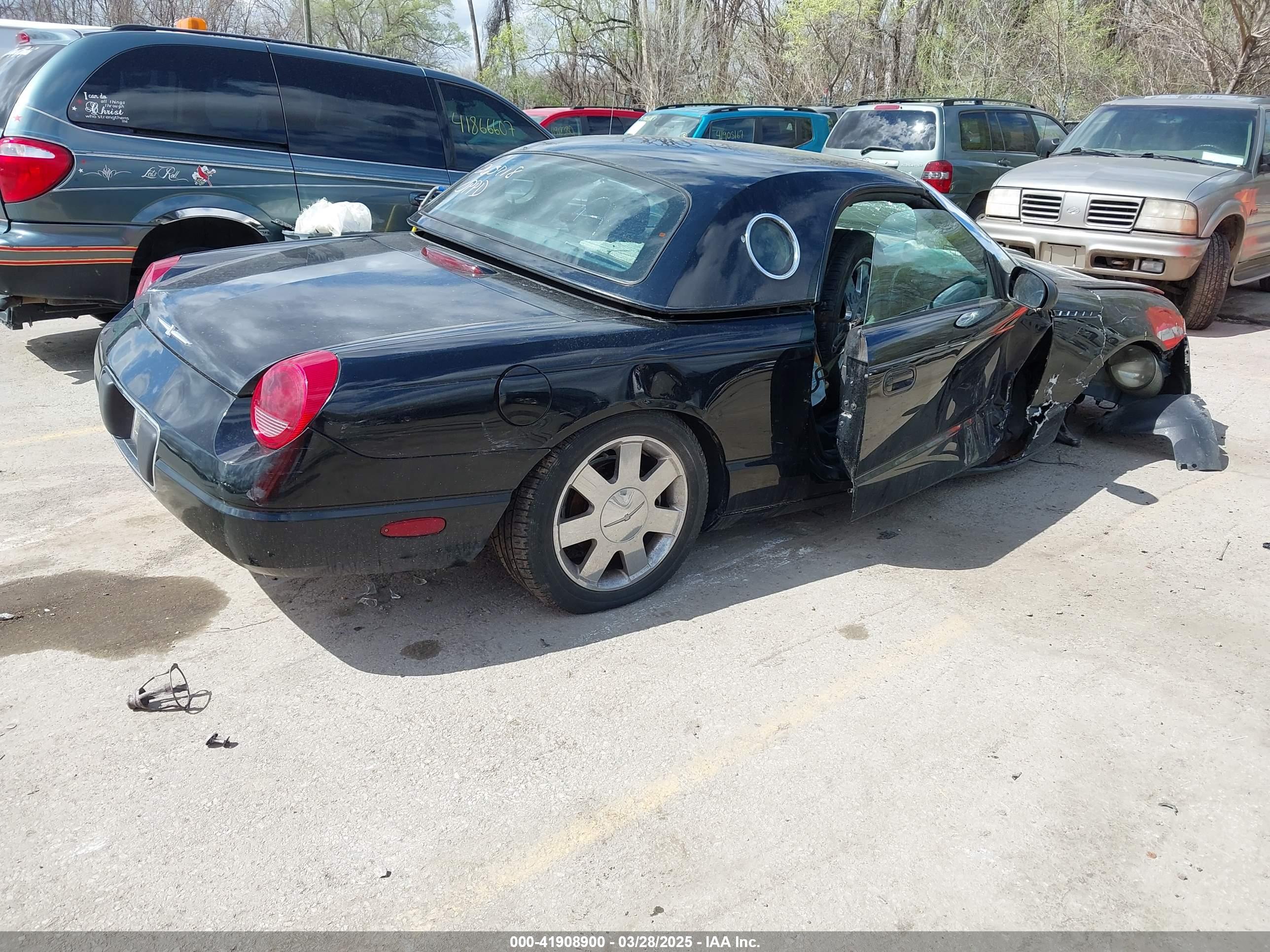 FORD THUNDERBIRD image 4