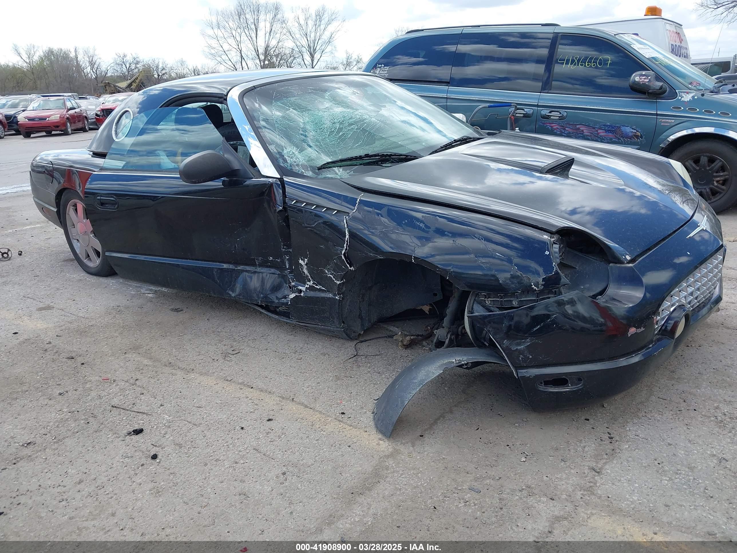 FORD THUNDERBIRD image 6