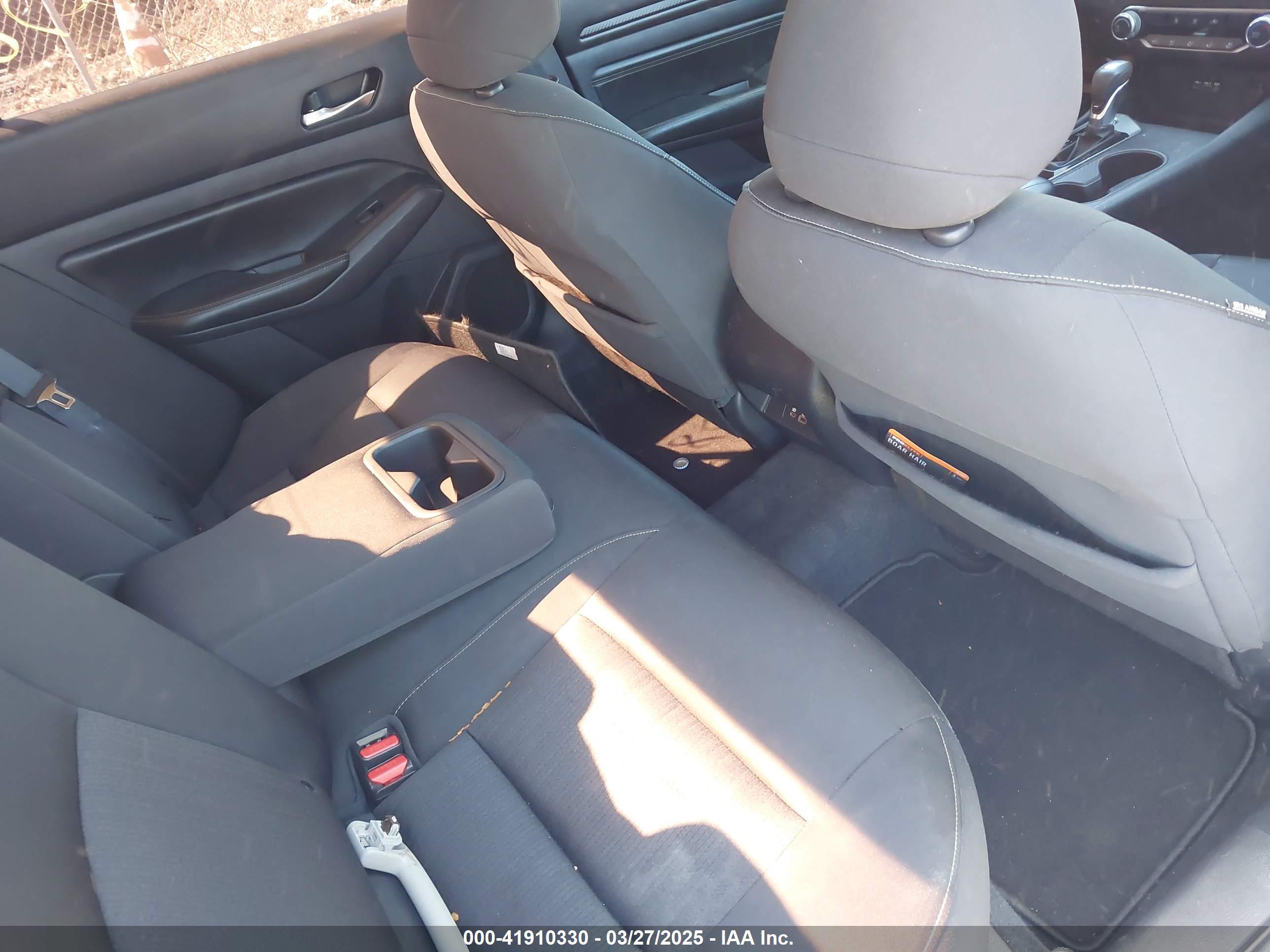 NISSAN ALTIMA image 8