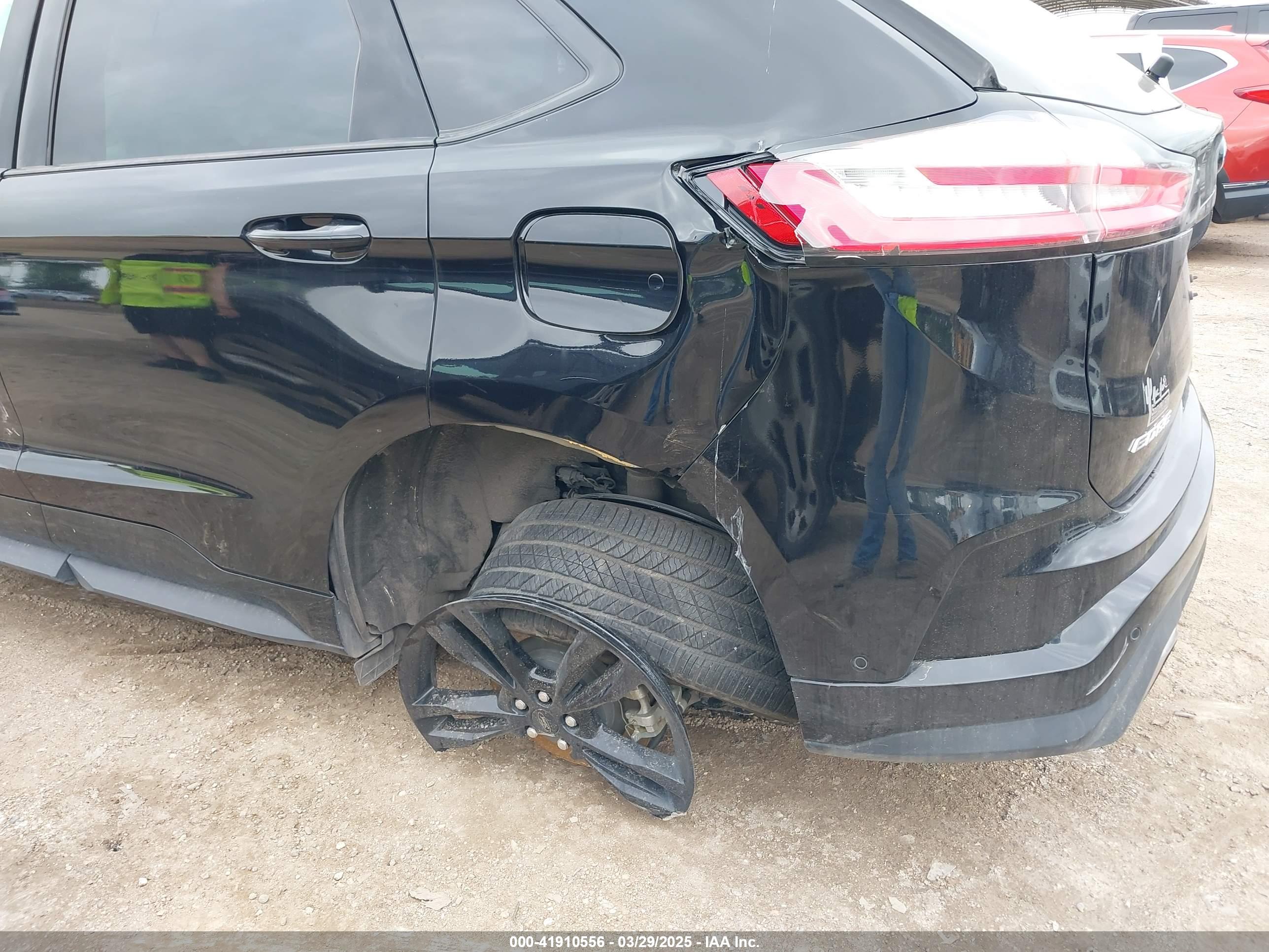 FORD EDGE image 6