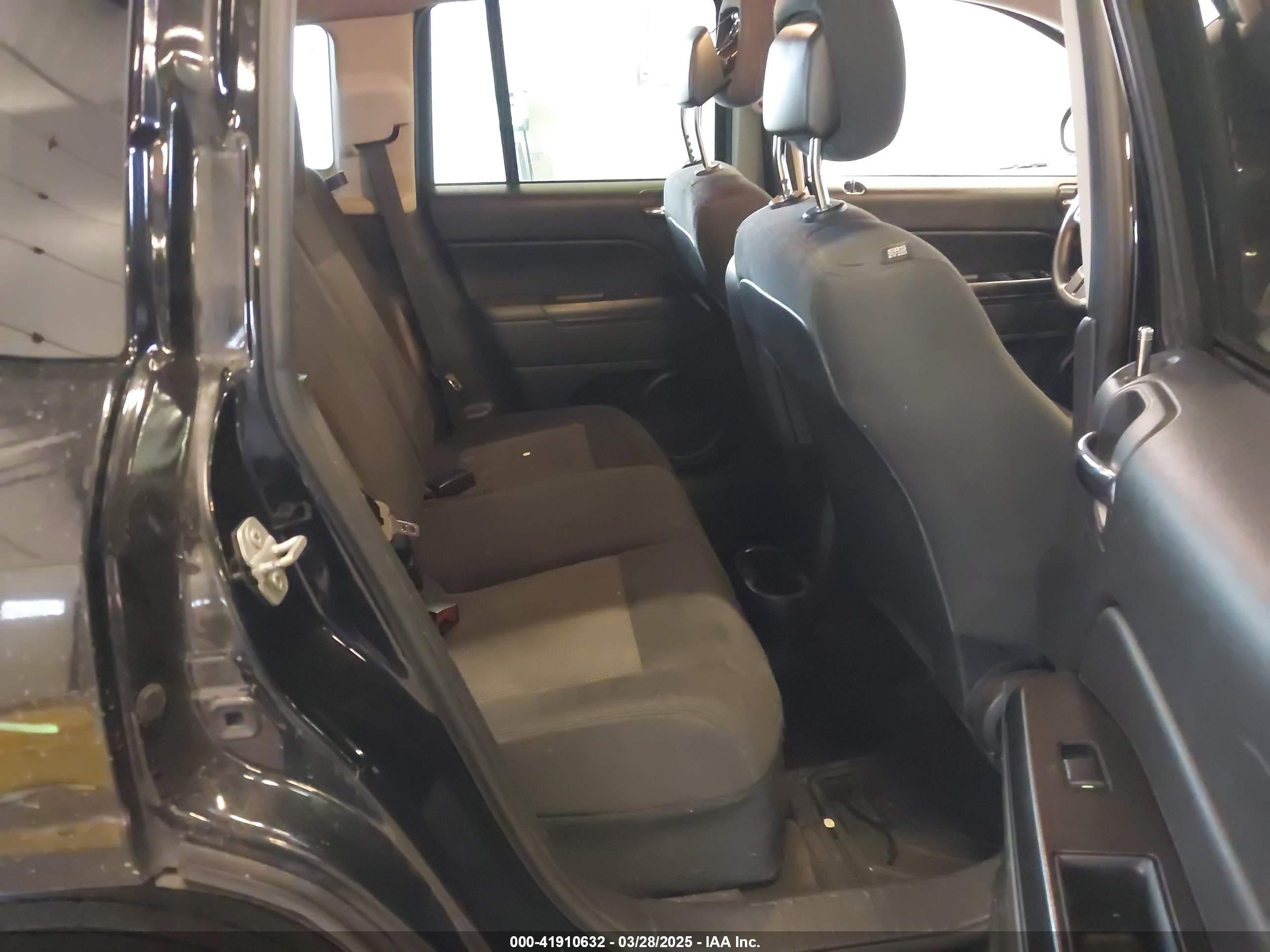 JEEP COMPASS image 8