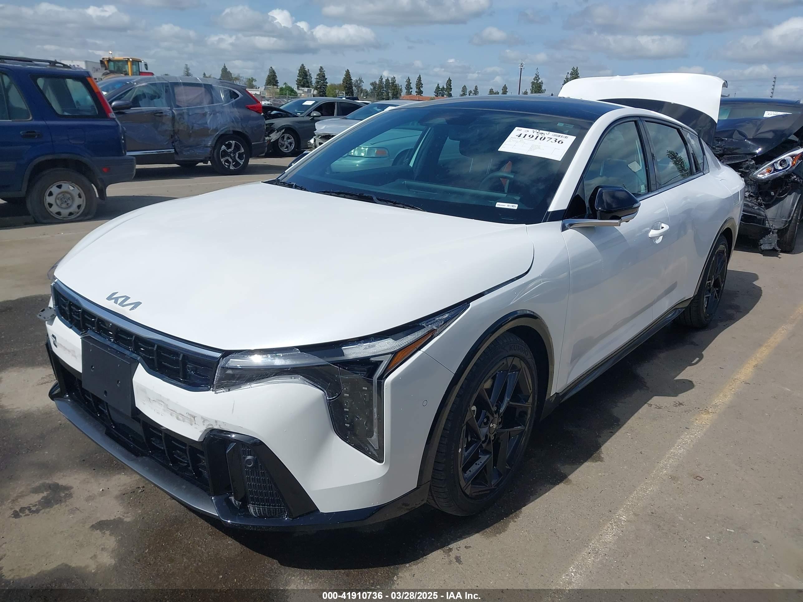 KIA K4 image 2