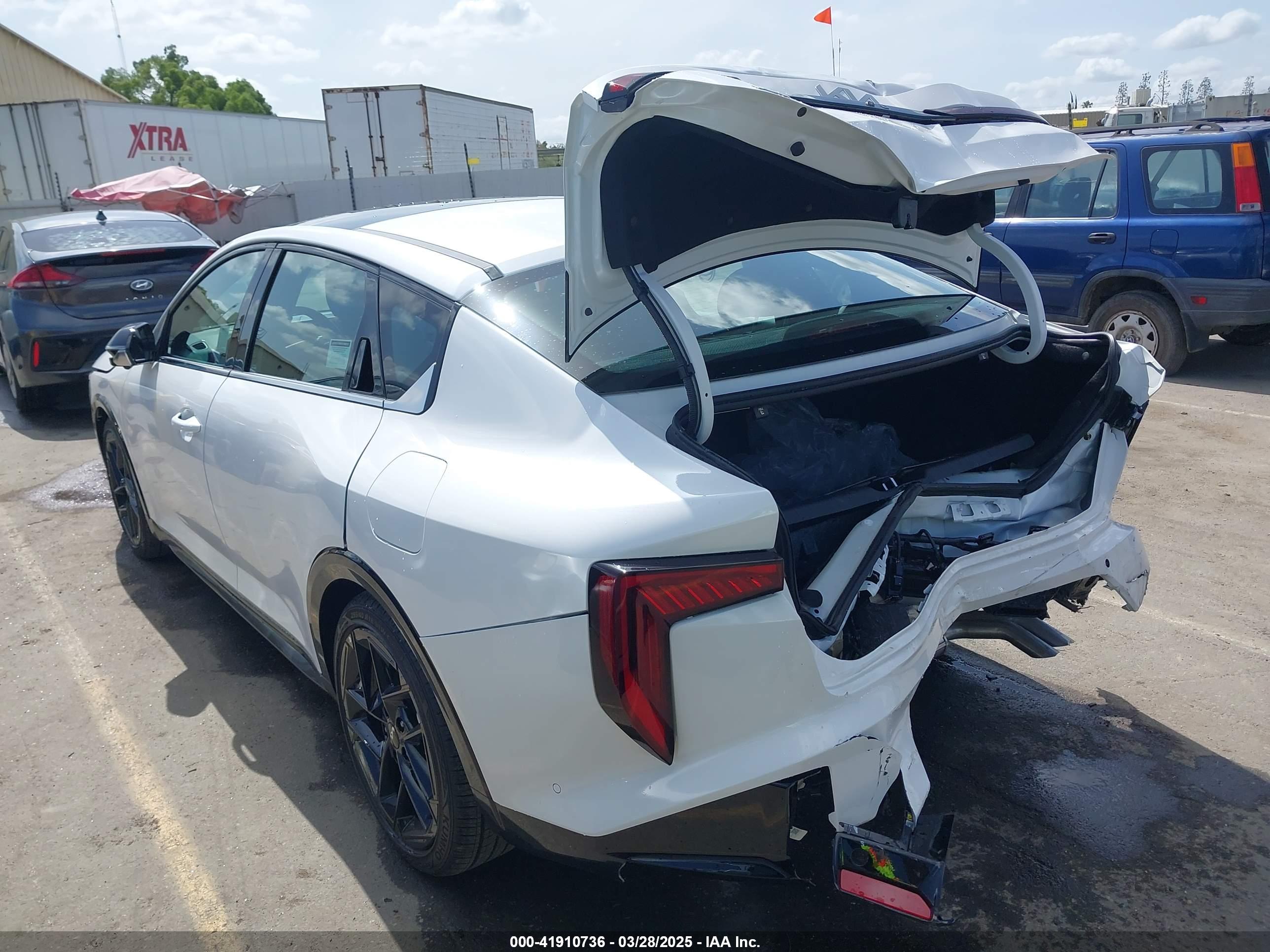 KIA K4 image 3
