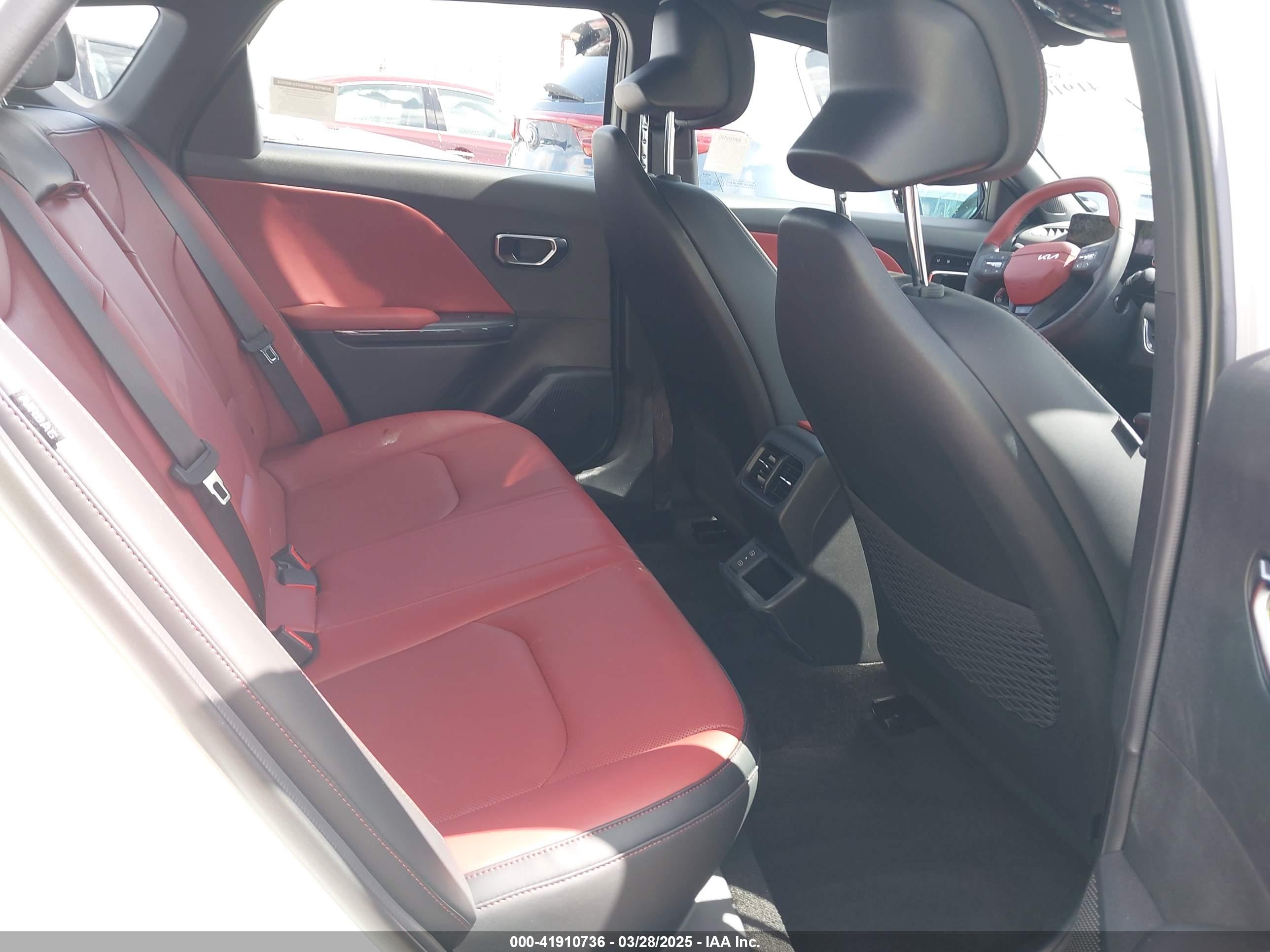 KIA K4 image 8