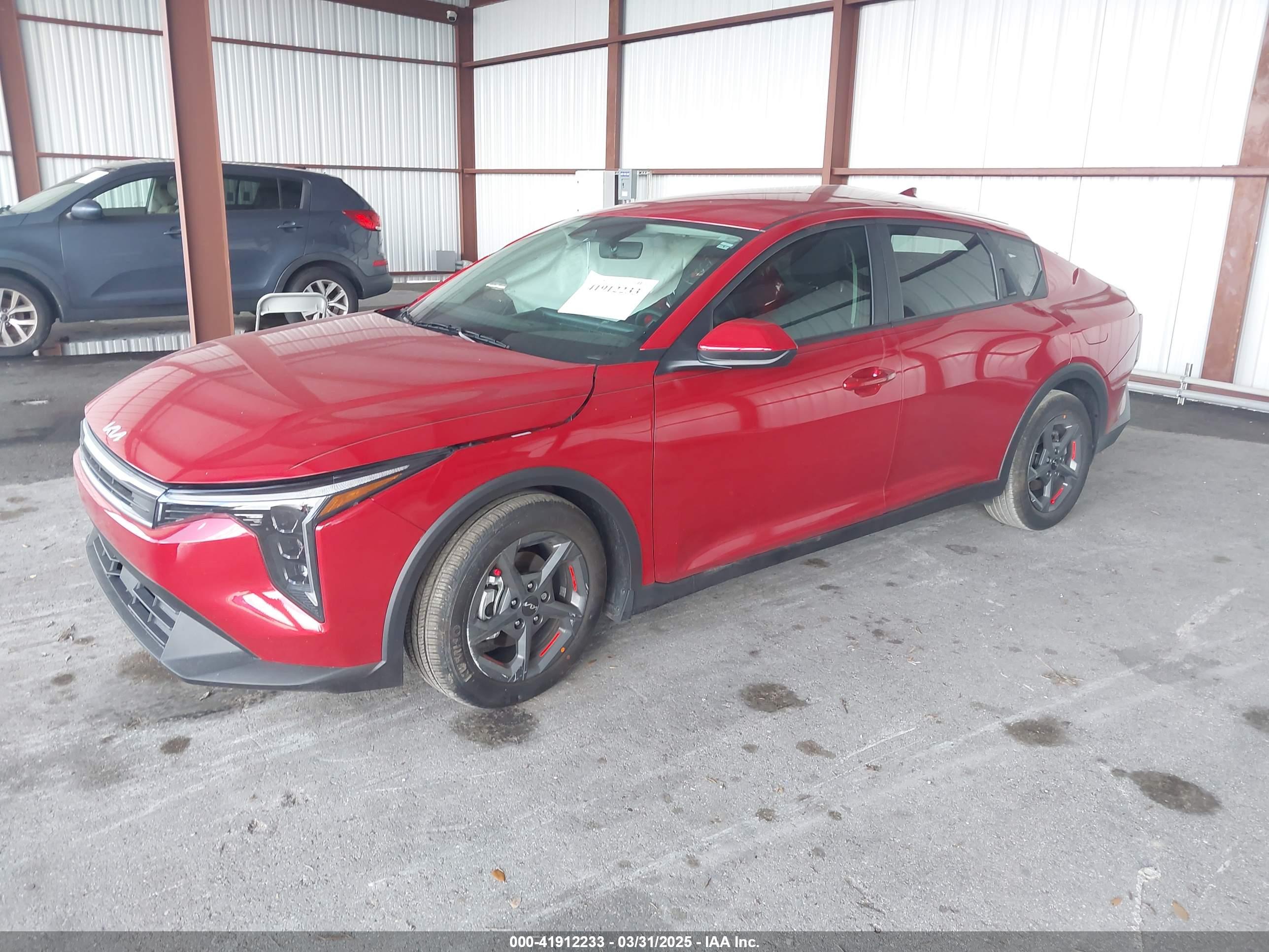 KIA K4 image 2