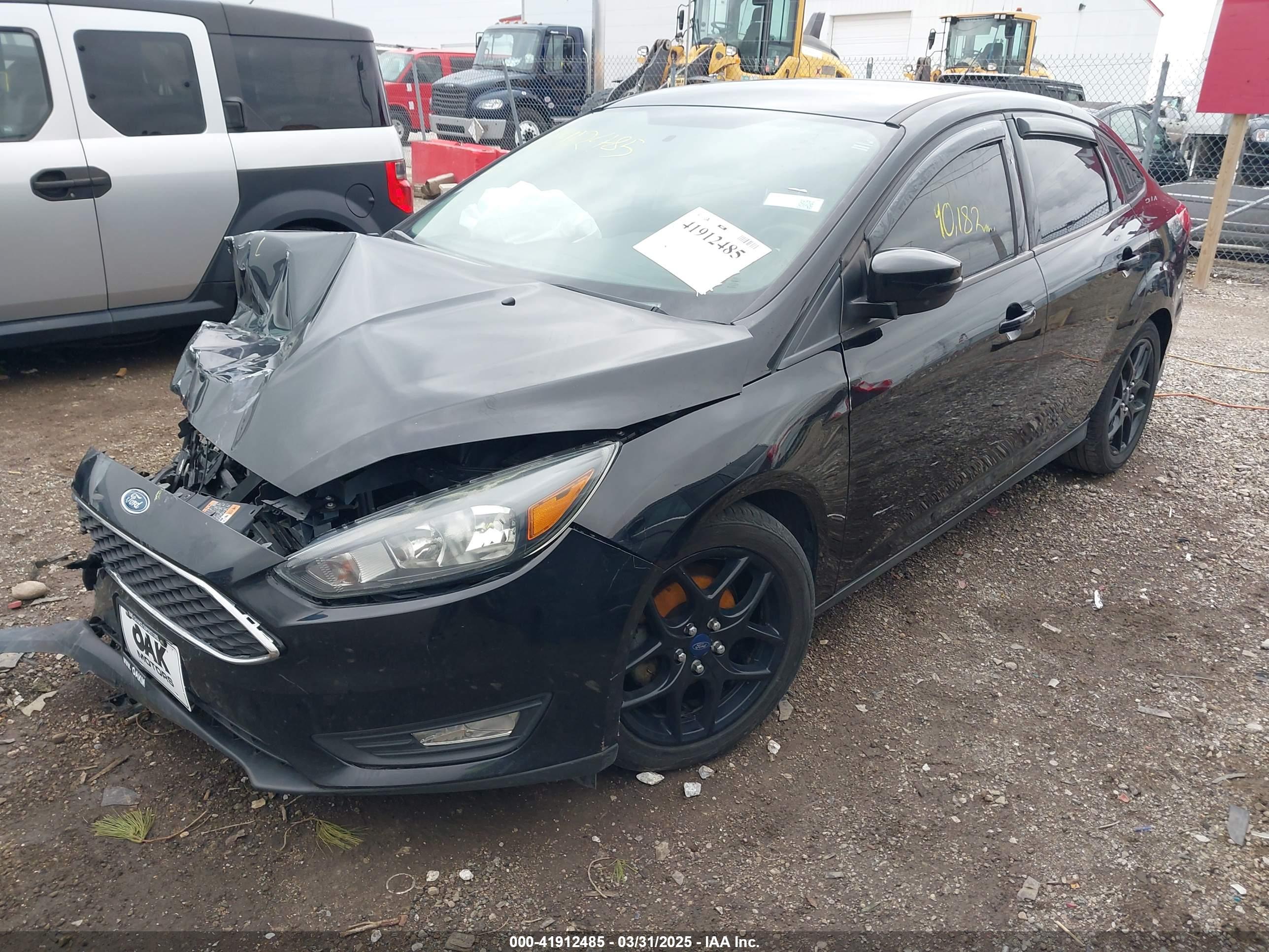 FORD FOCUS image 2