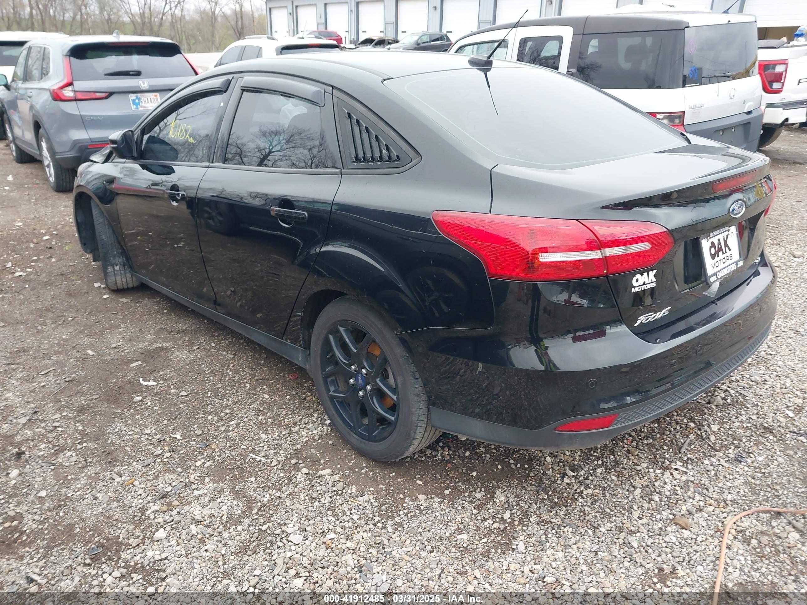 FORD FOCUS image 3