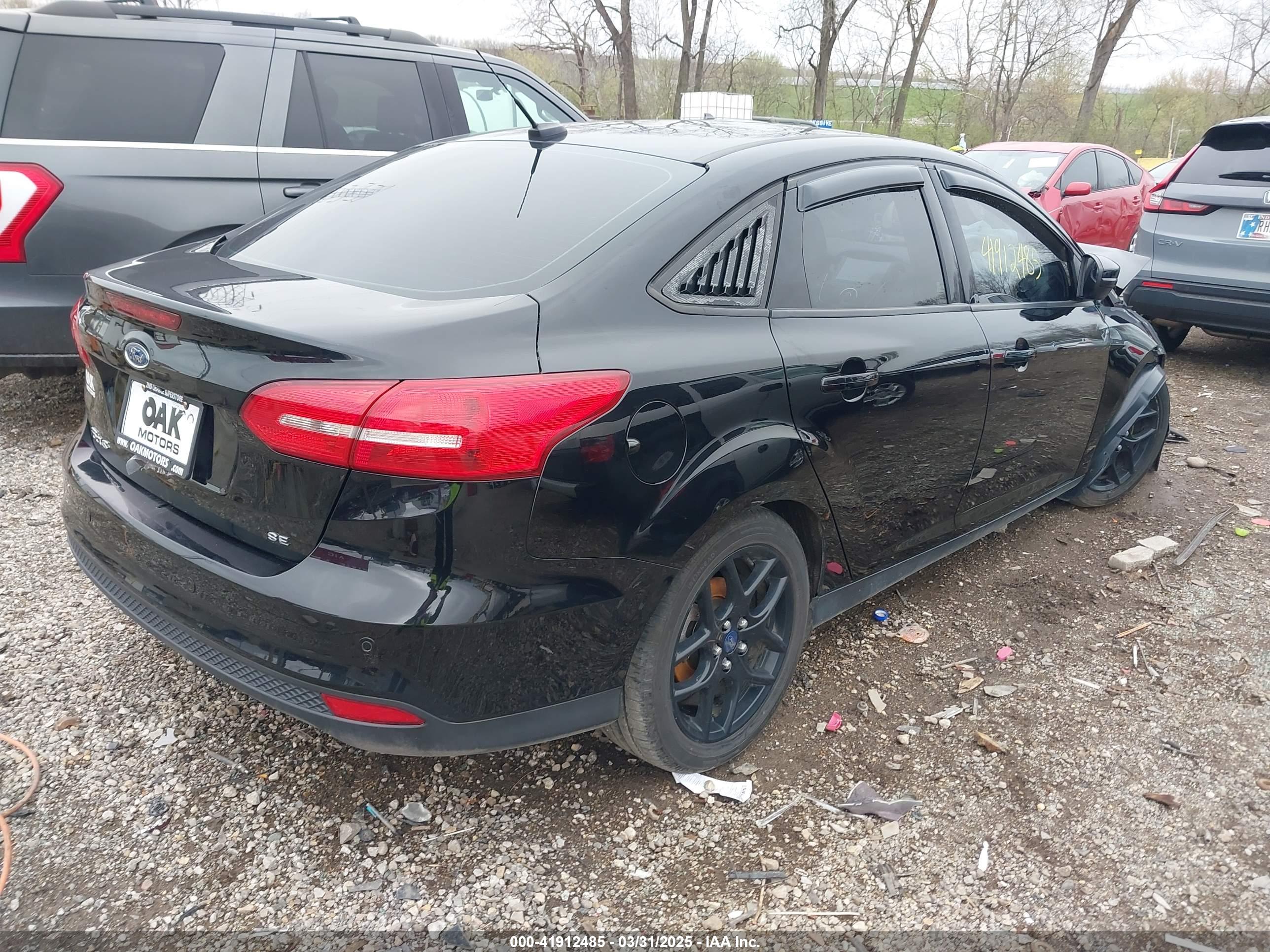FORD FOCUS image 4
