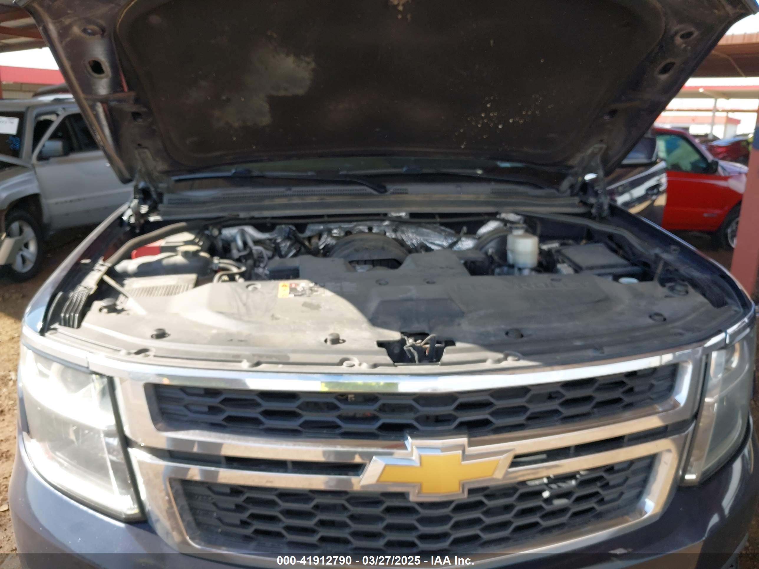 CHEVROLET SUBURBAN image 10