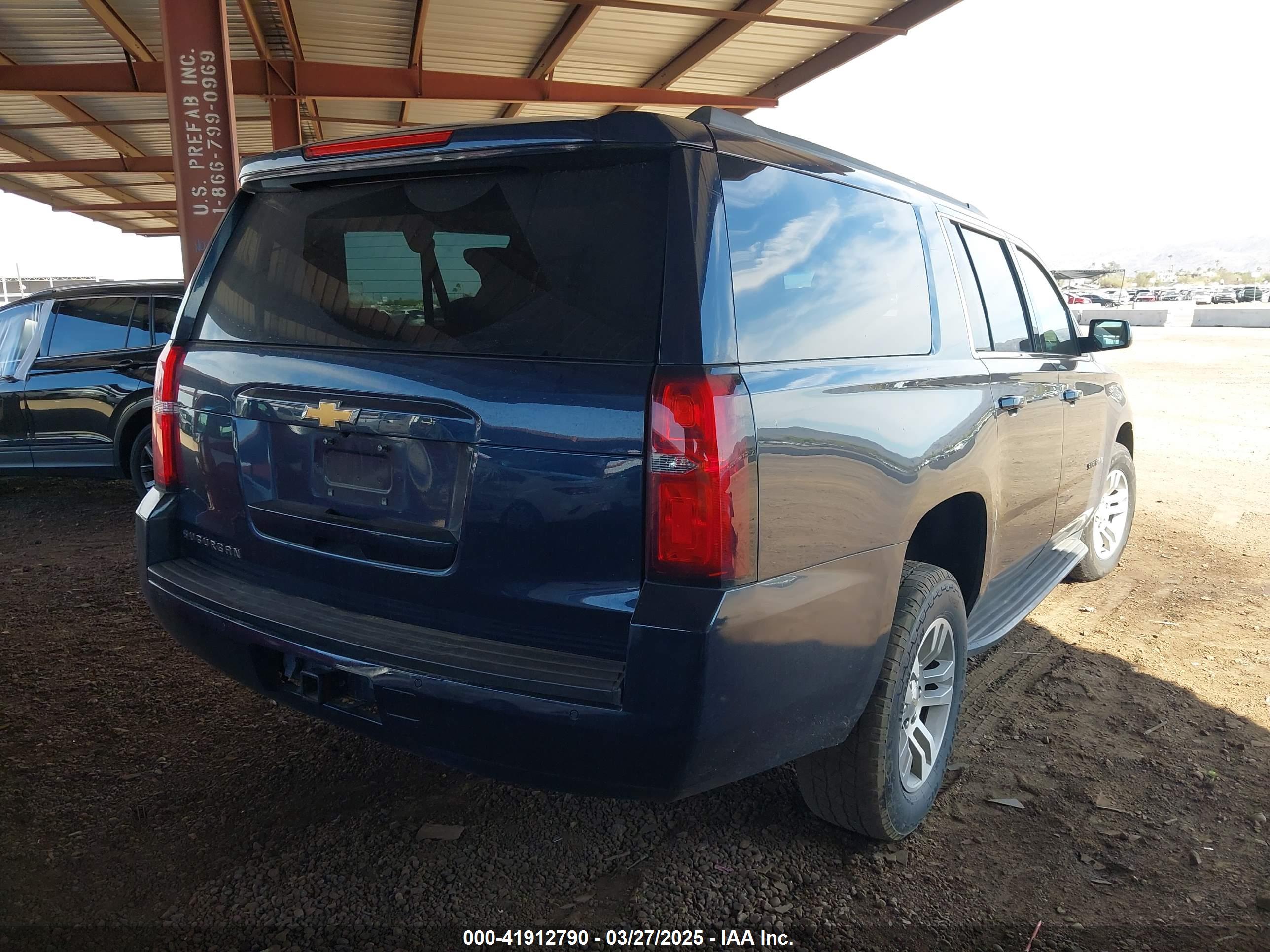 CHEVROLET SUBURBAN image 4