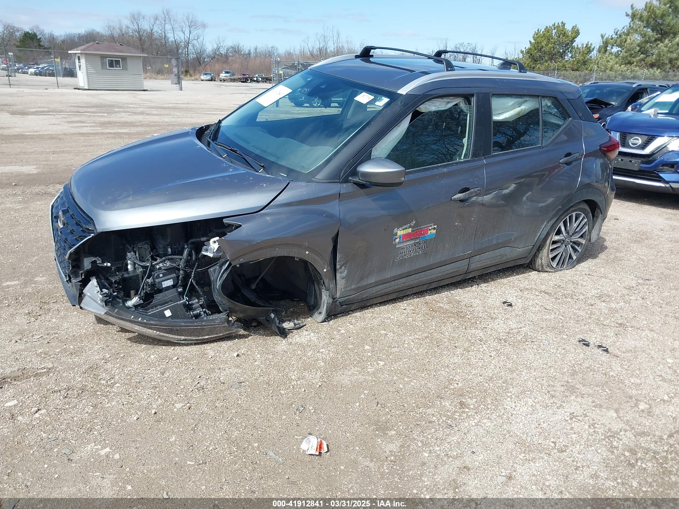 NISSAN KICKS image 2
