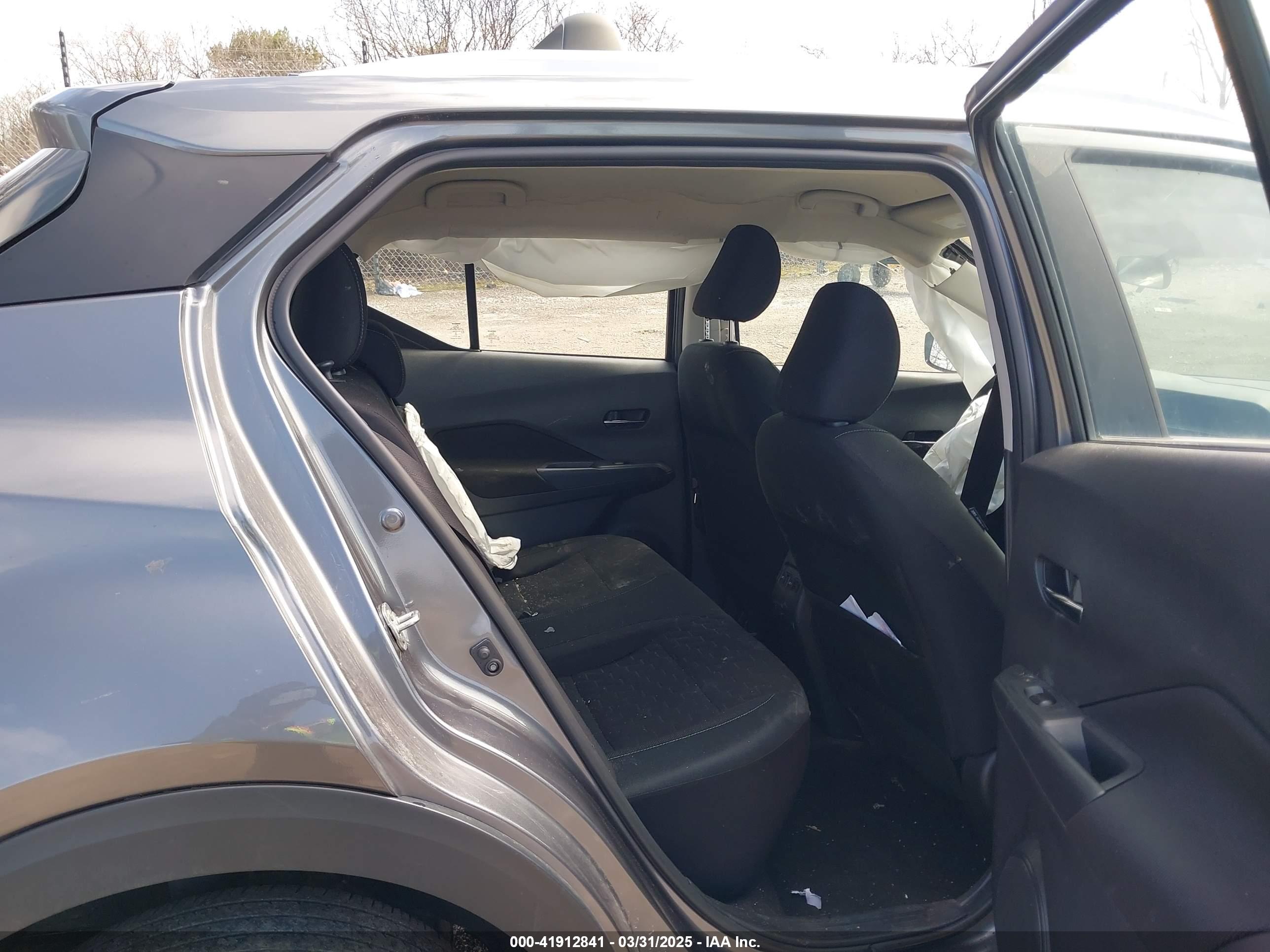 NISSAN KICKS image 8