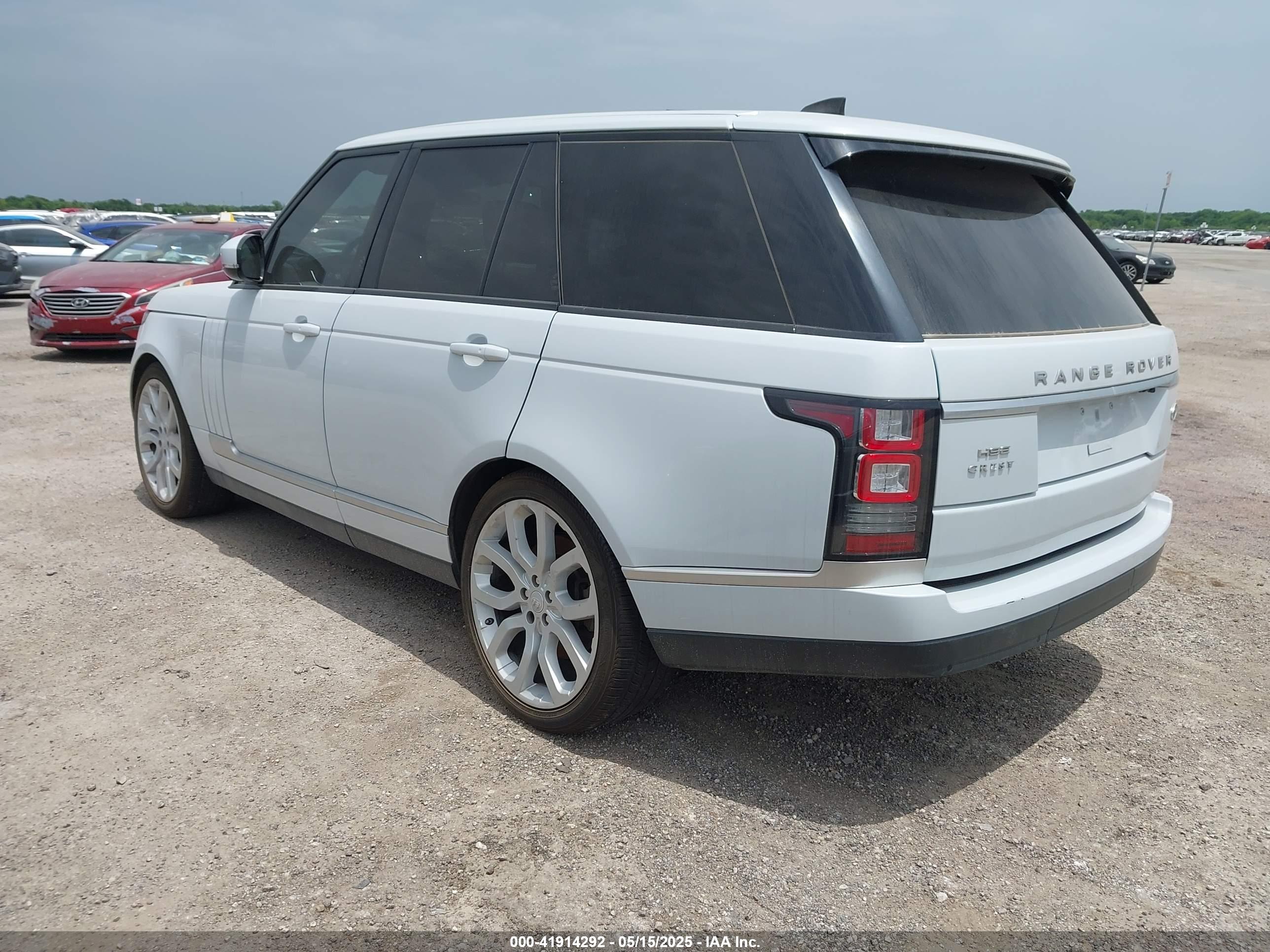 LAND ROVER image 3