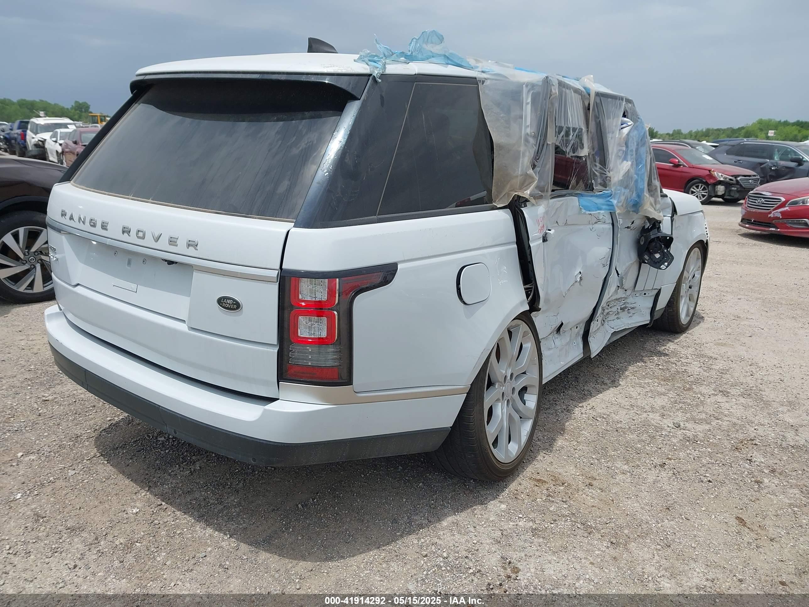 LAND ROVER image 4