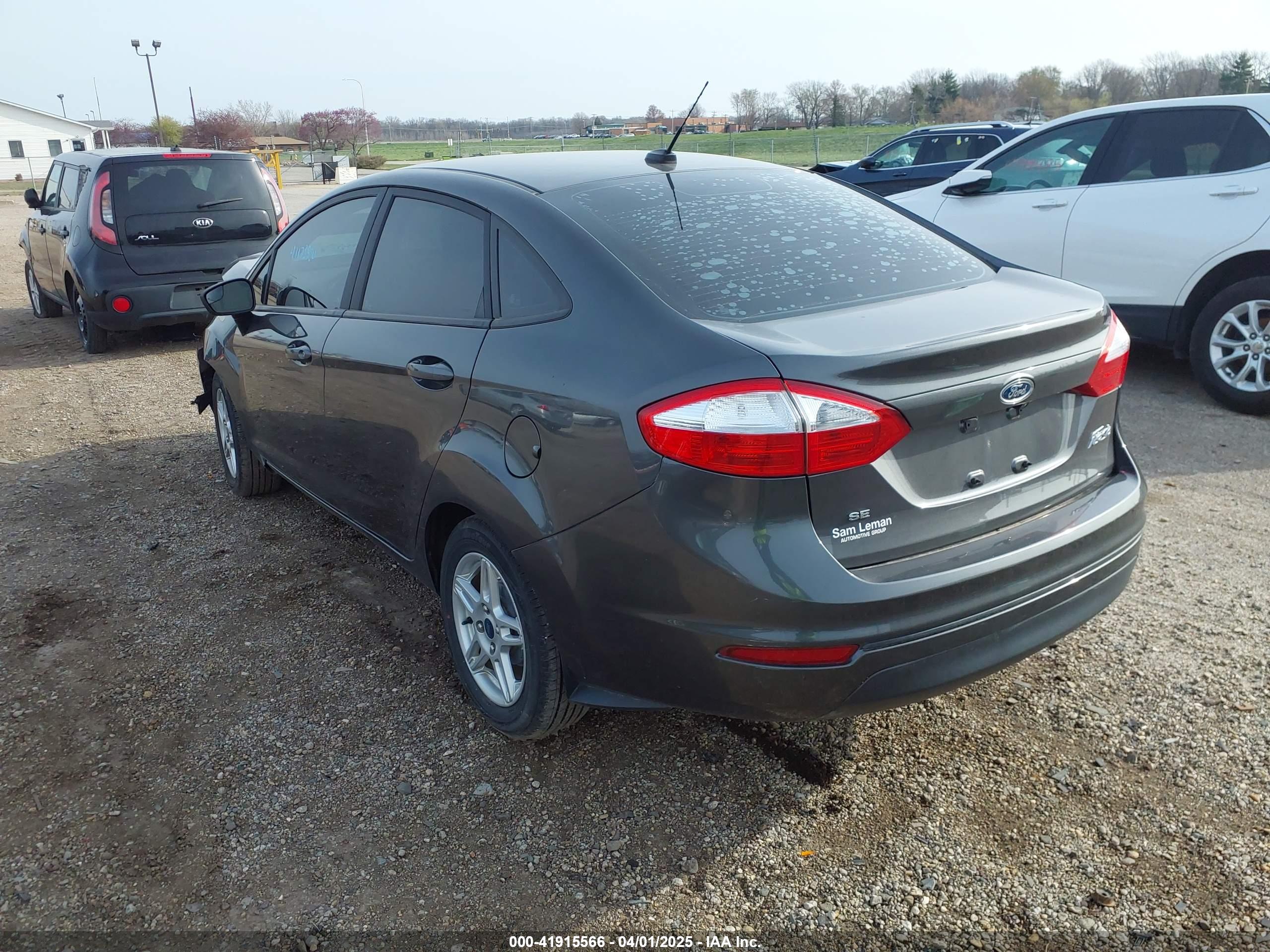 FORD FIESTA image 3