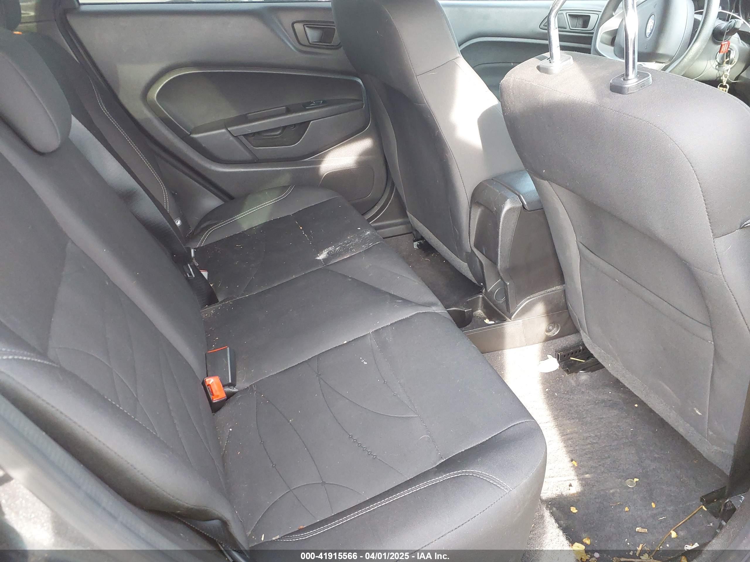 FORD FIESTA image 8