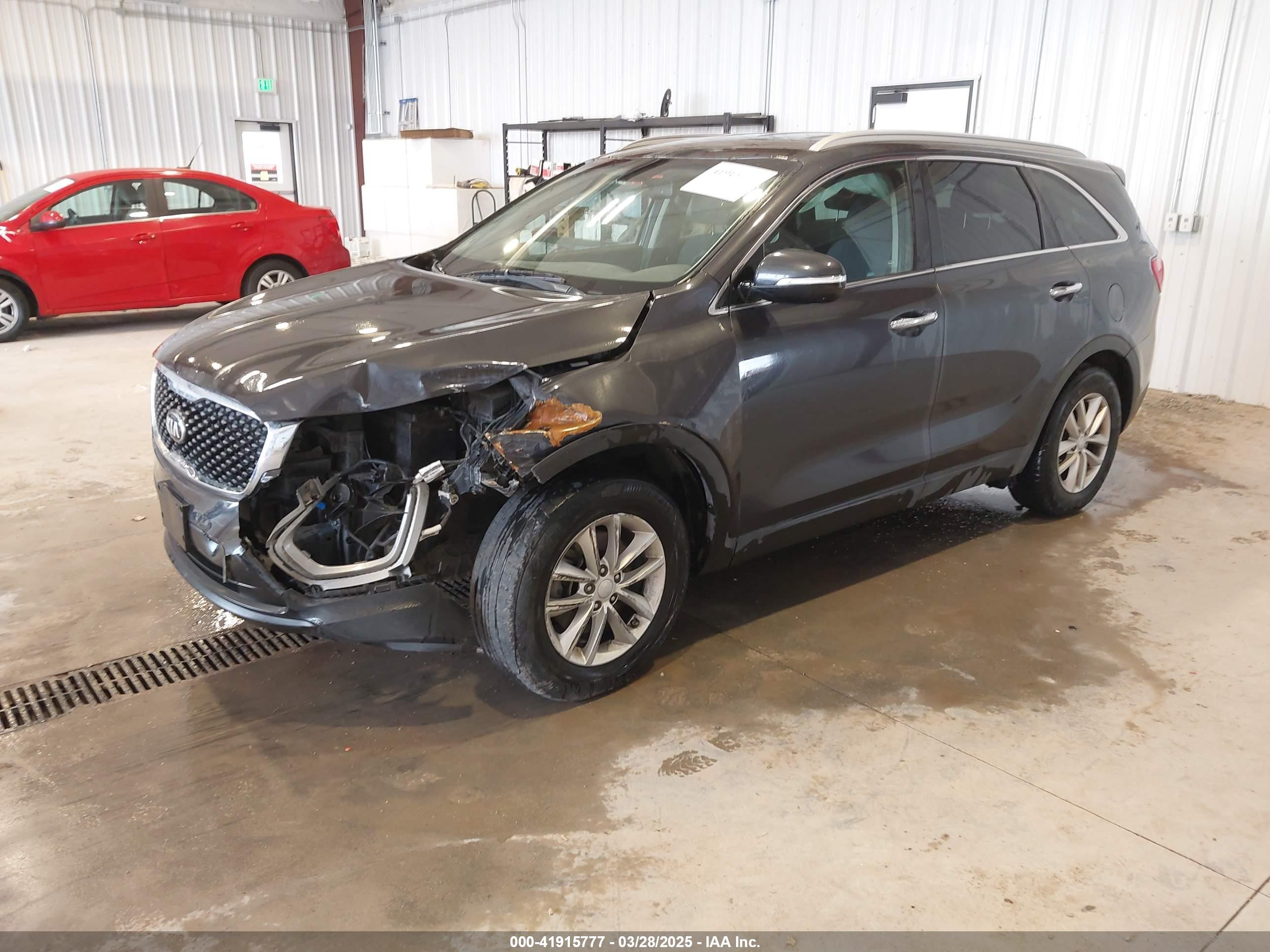 KIA SORENTO image 2