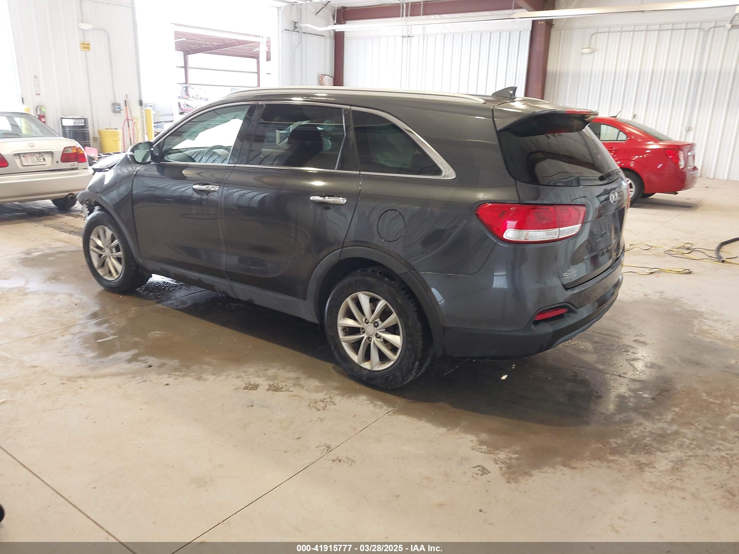 KIA SORENTO image 3